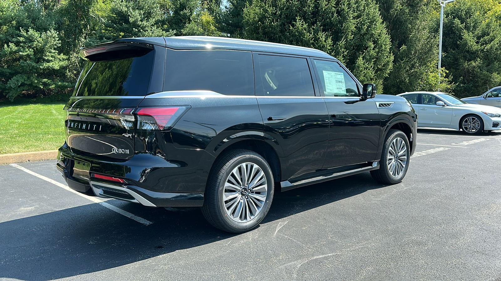 2025 INFINITI QX80 SENSORY 5