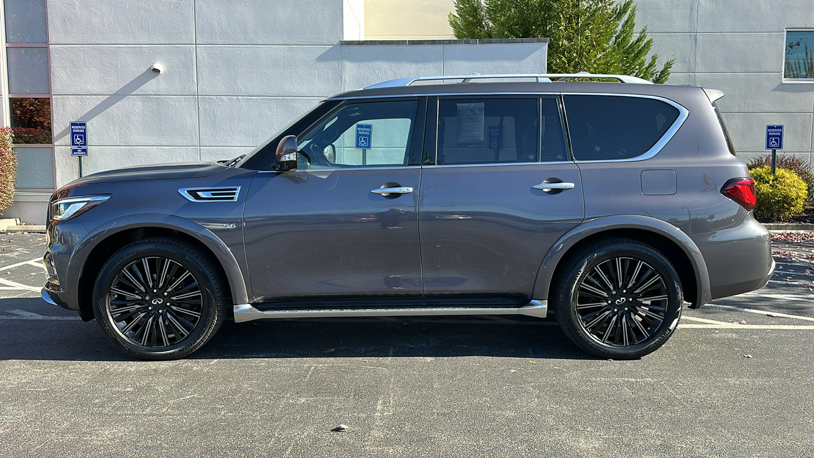 2019 INFINITI QX80 LIMITED 30