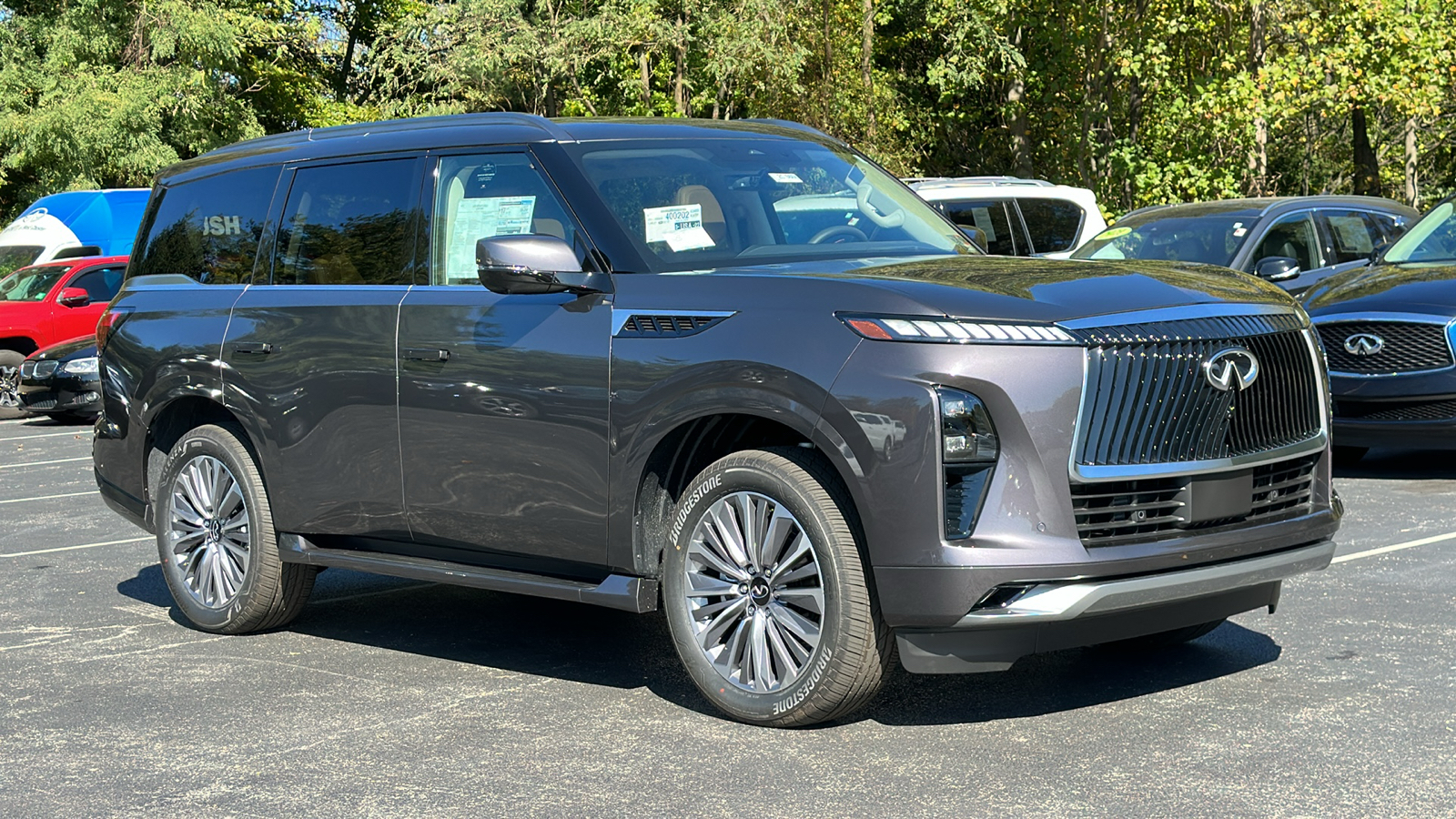 2025 INFINITI QX80 LUXE 2