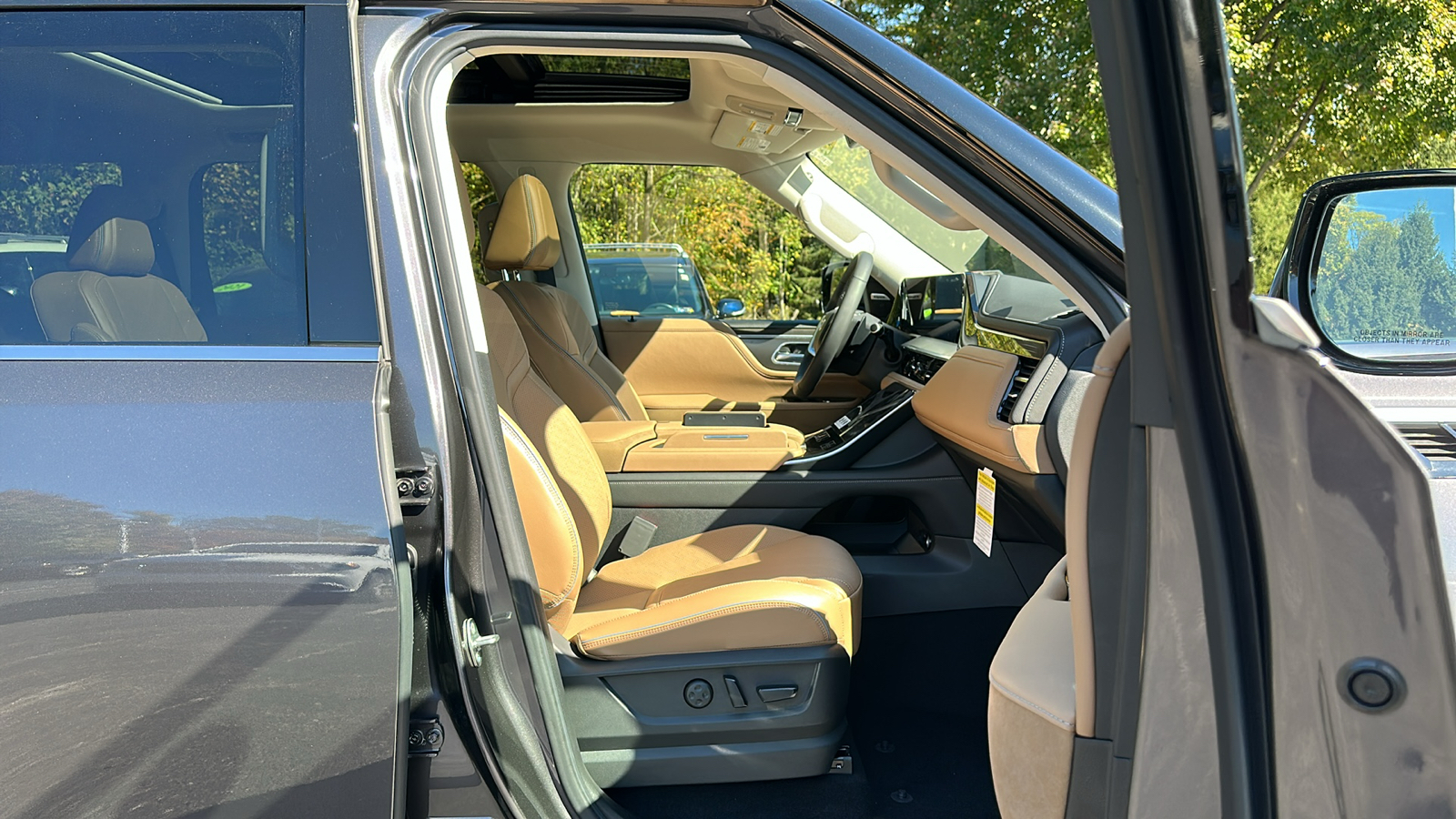 2025 INFINITI QX80 LUXE 9