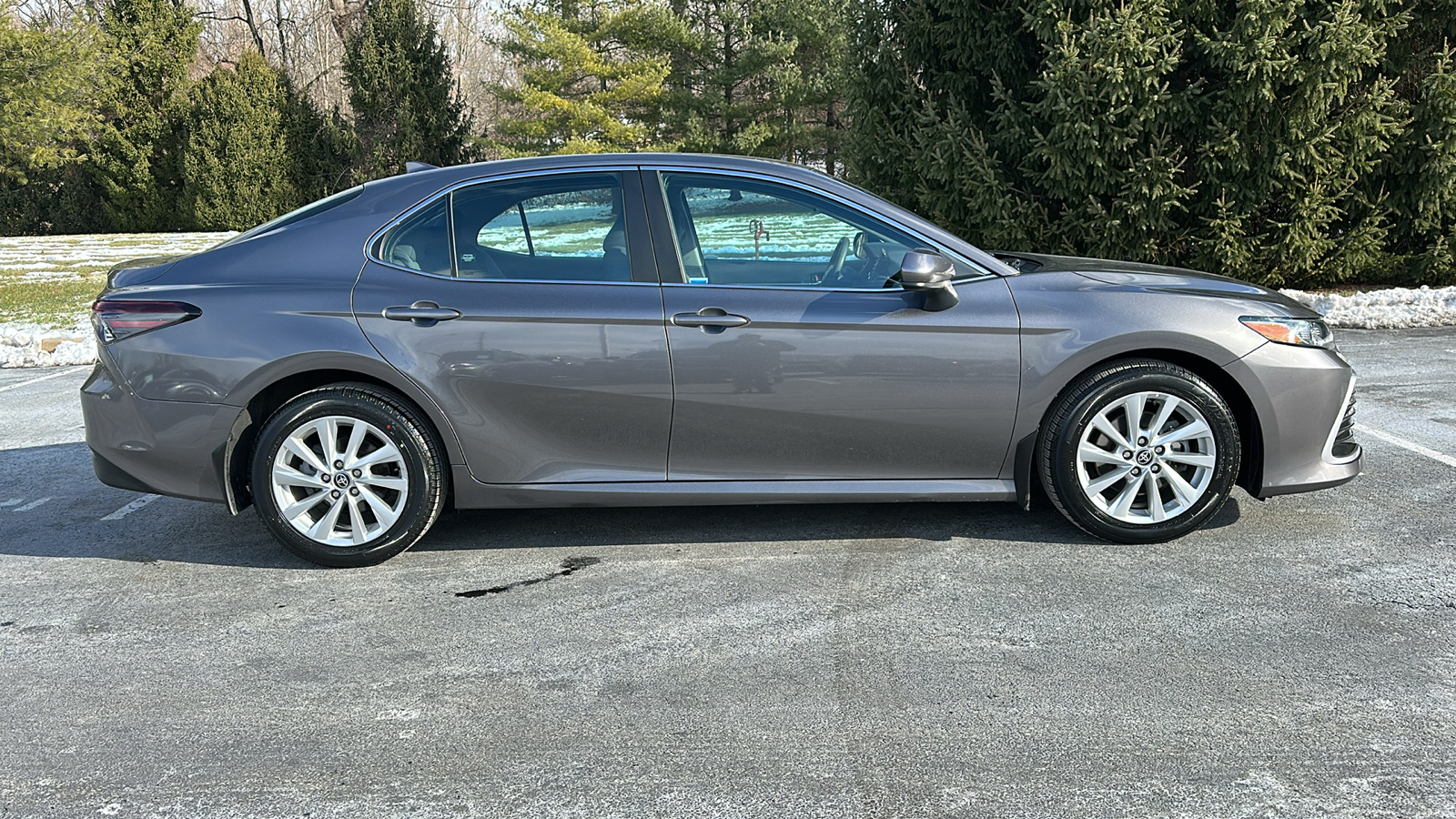 2021 Toyota Camry LE 27