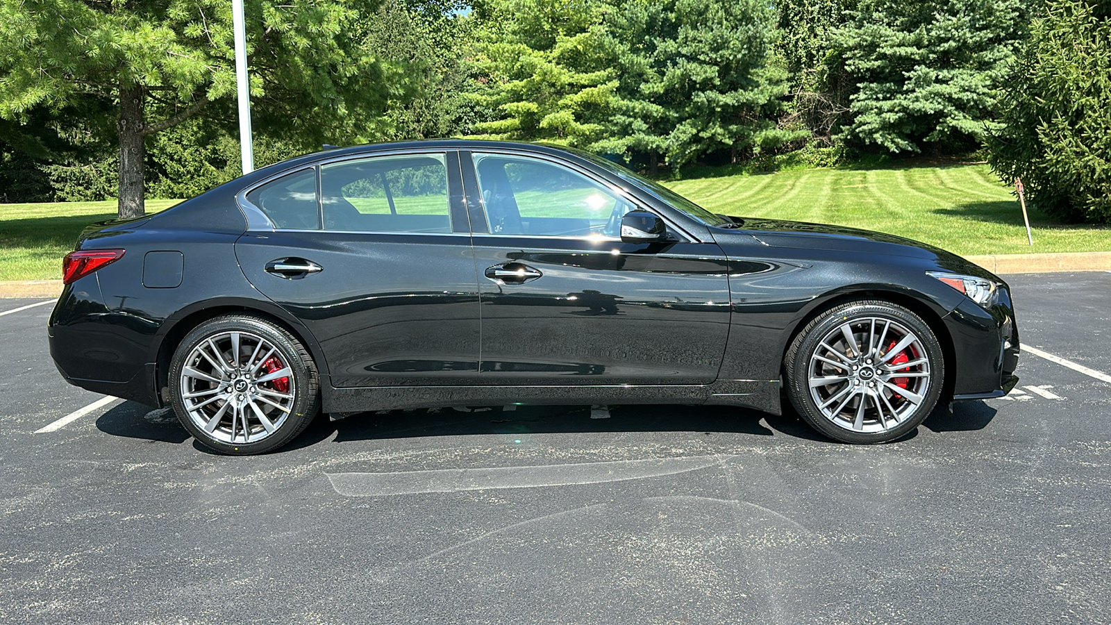 2021 INFINITI Q50 RED SPORT 400 28