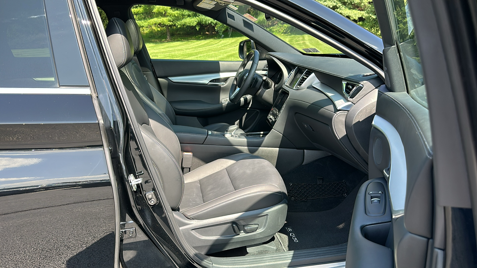 2021 INFINITI QX50 LUXE 25