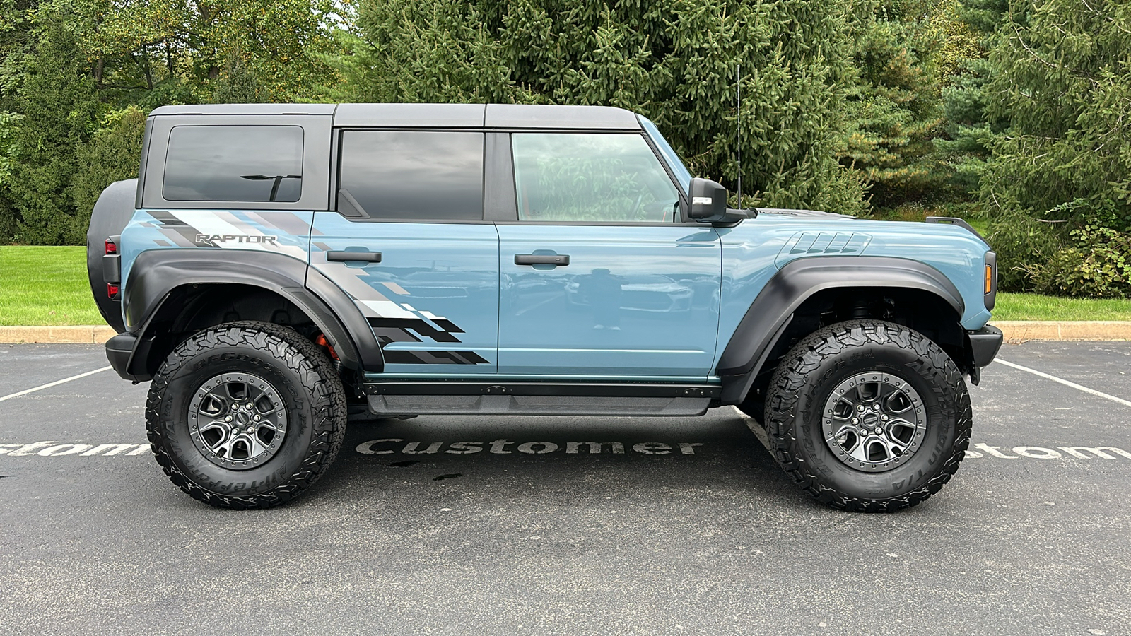 2022 Ford Bronco Raptor 28