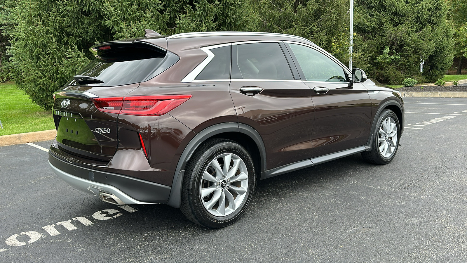 2021 INFINITI QX50 ESSENTIAL 8