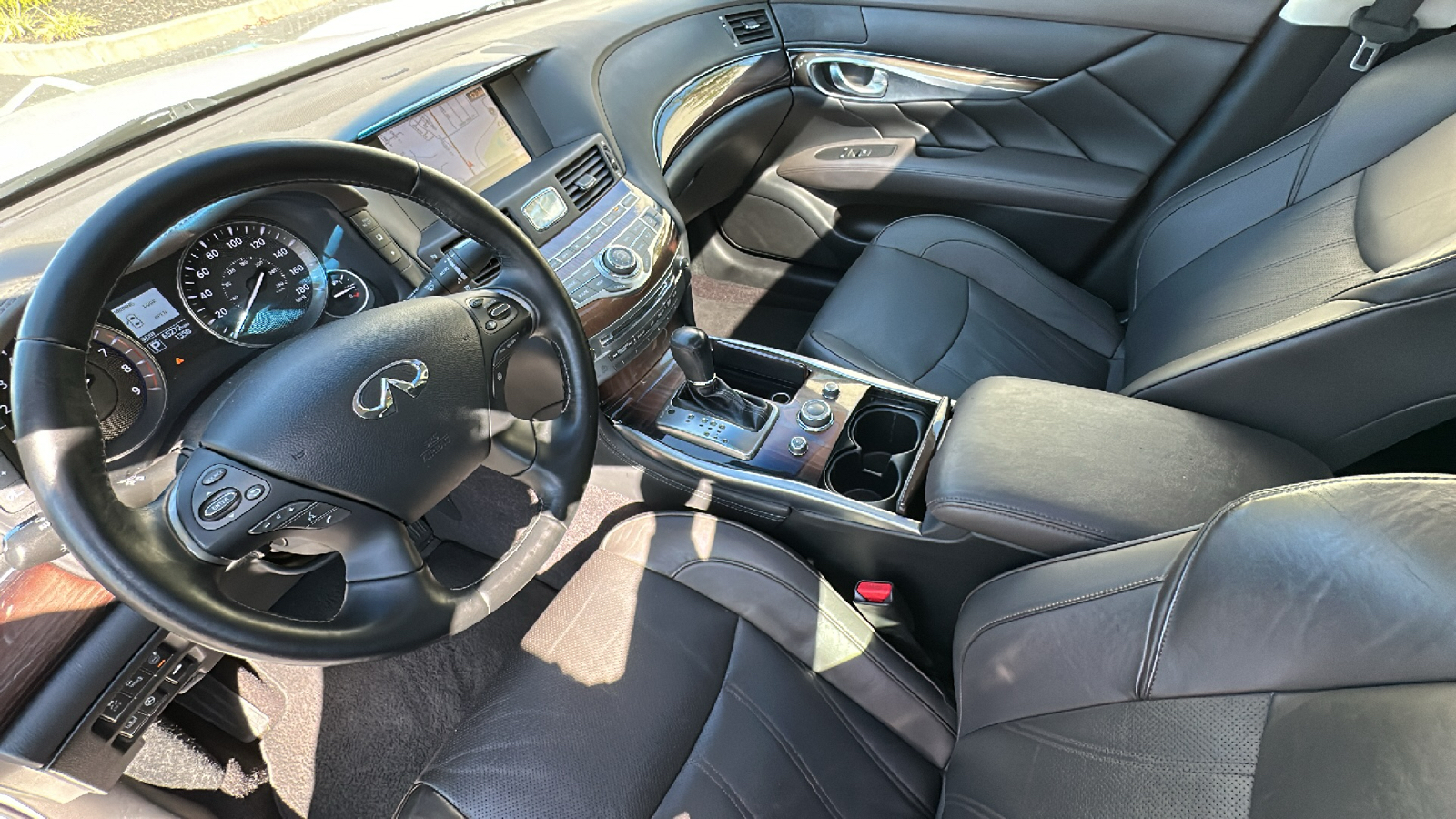 2015 INFINITI Q70L 5.6X 23