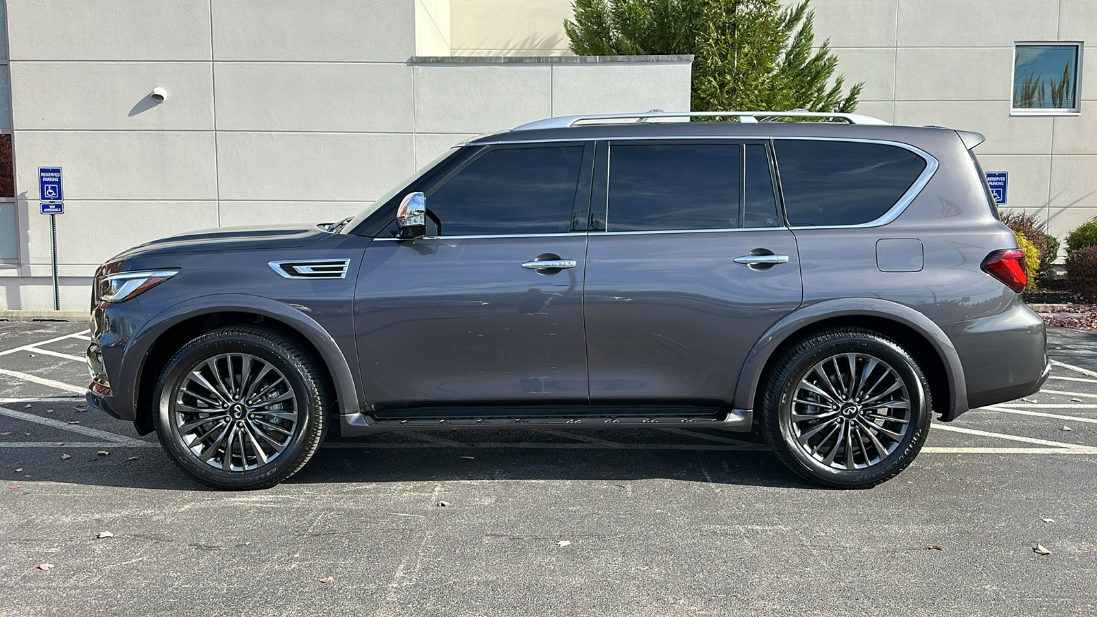 2024 INFINITI QX80 SENSORY 30