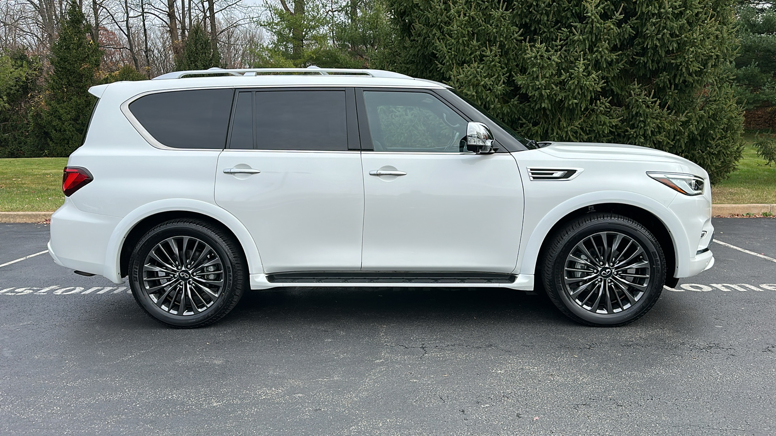 2024 INFINITI QX80 SENSORY 30