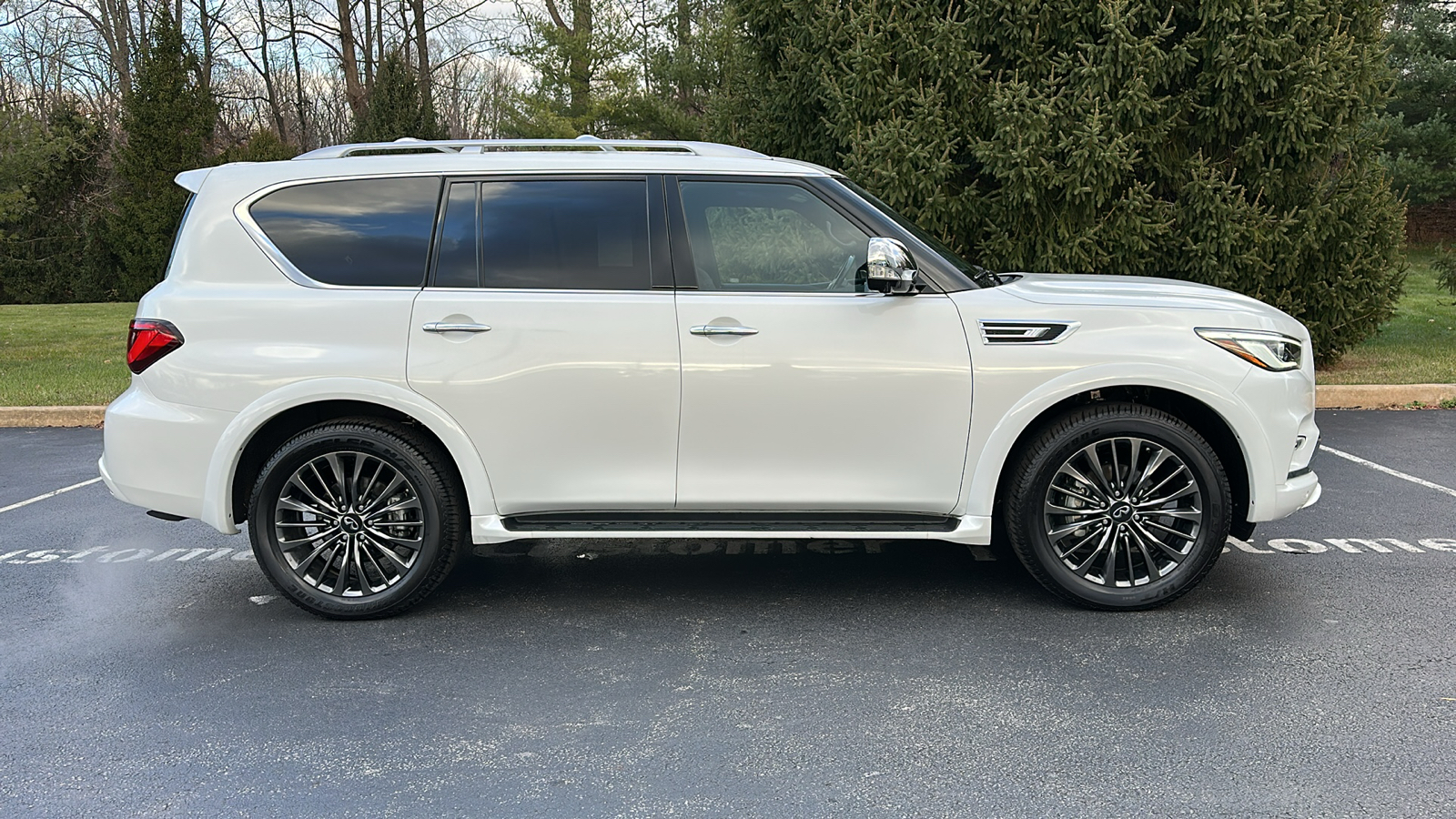 2024 INFINITI QX80 SENSORY 30