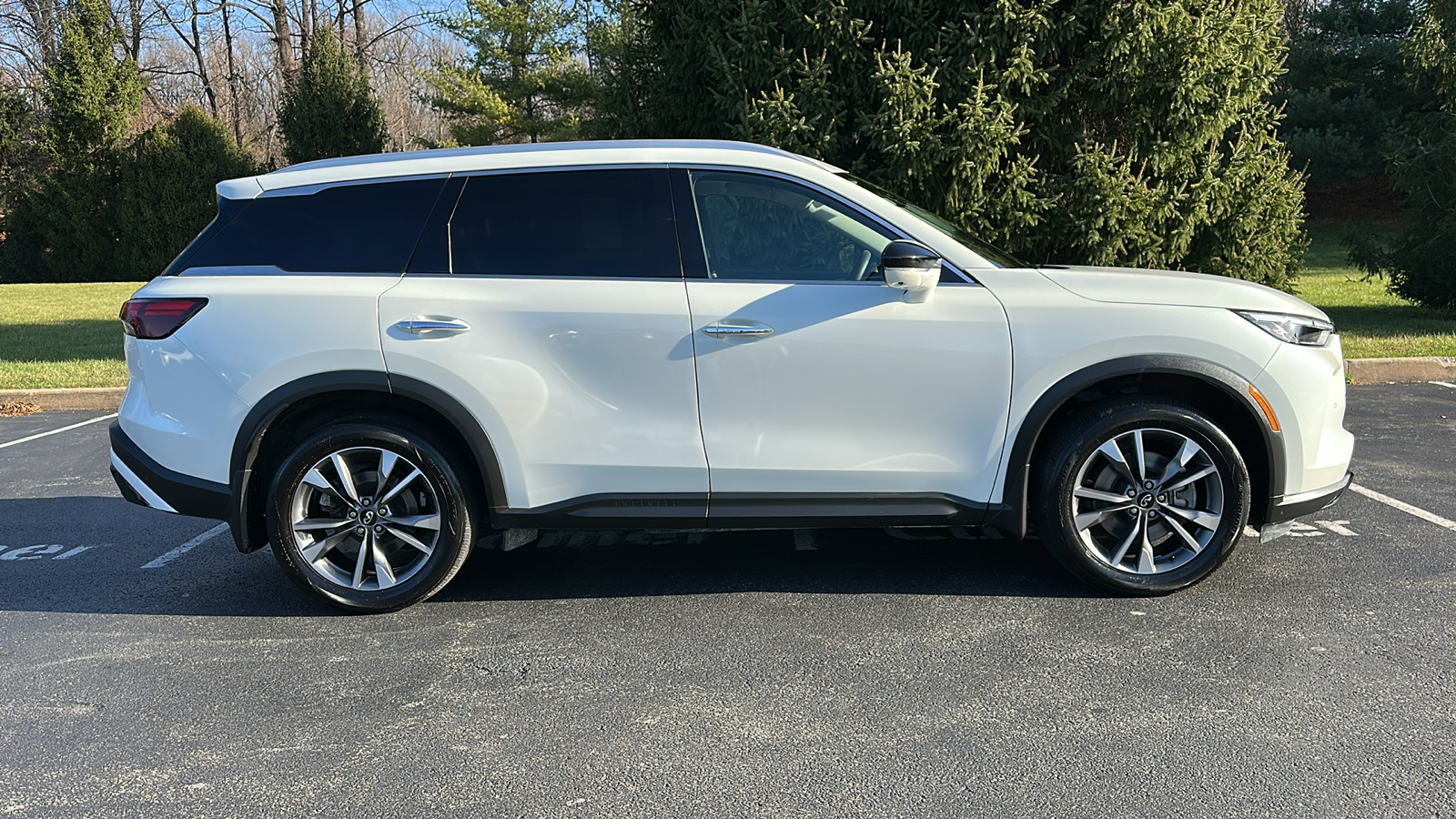 2023 INFINITI QX60 LUXE 28