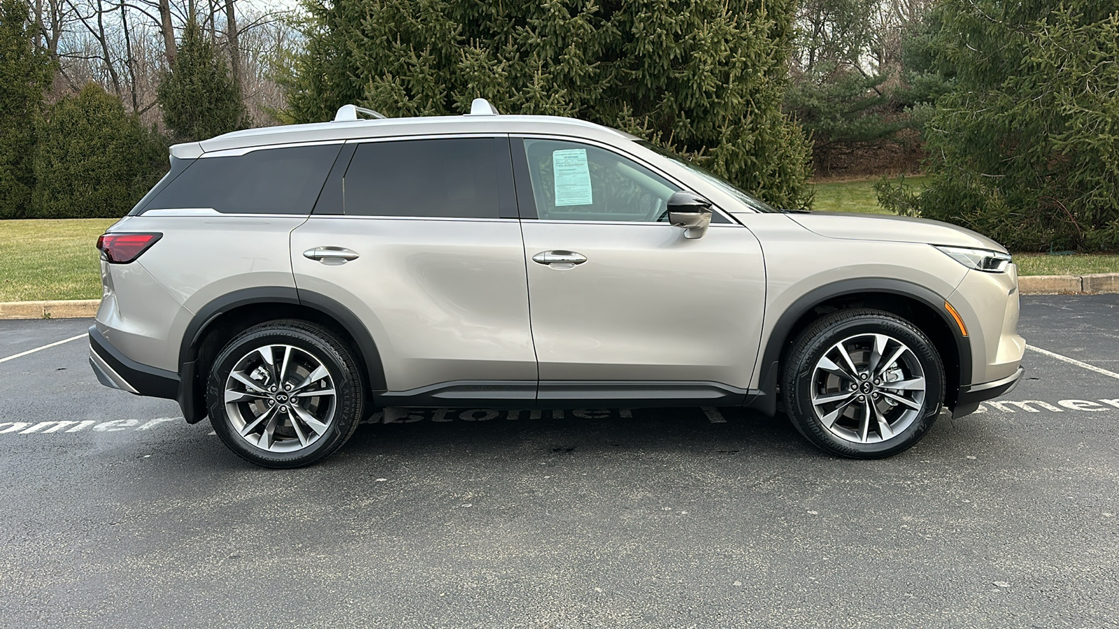 2022 INFINITI QX60 LUXE 28