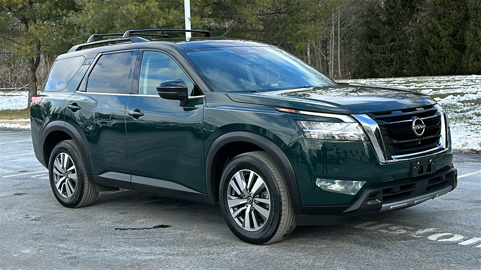 2023 Nissan Pathfinder SL 2