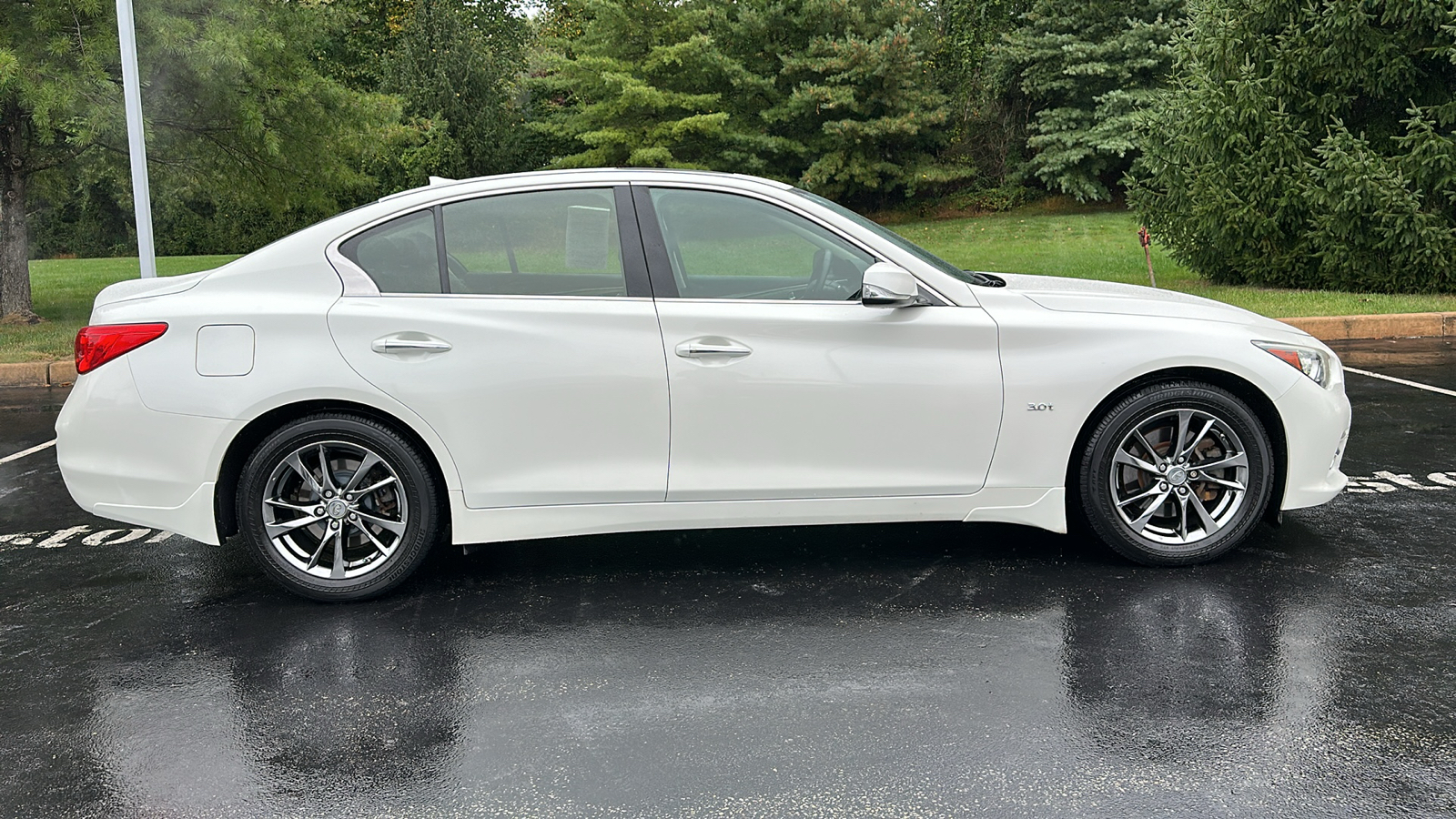 2017 INFINITI Q50 3.0t Signature Edition 28