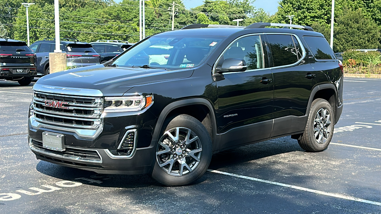 2023 GMC Acadia SLT 1