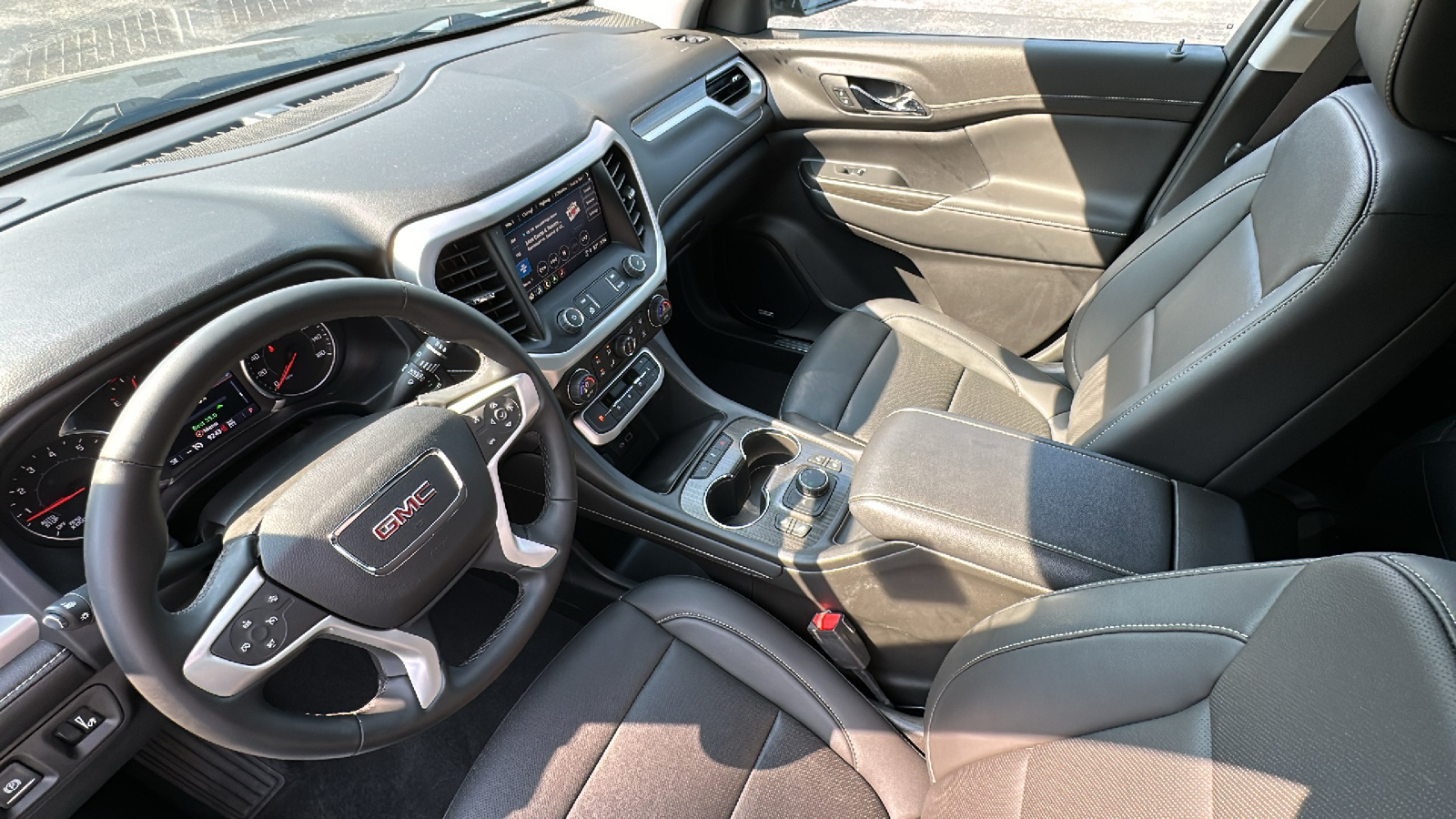 2023 GMC Acadia SLT 22