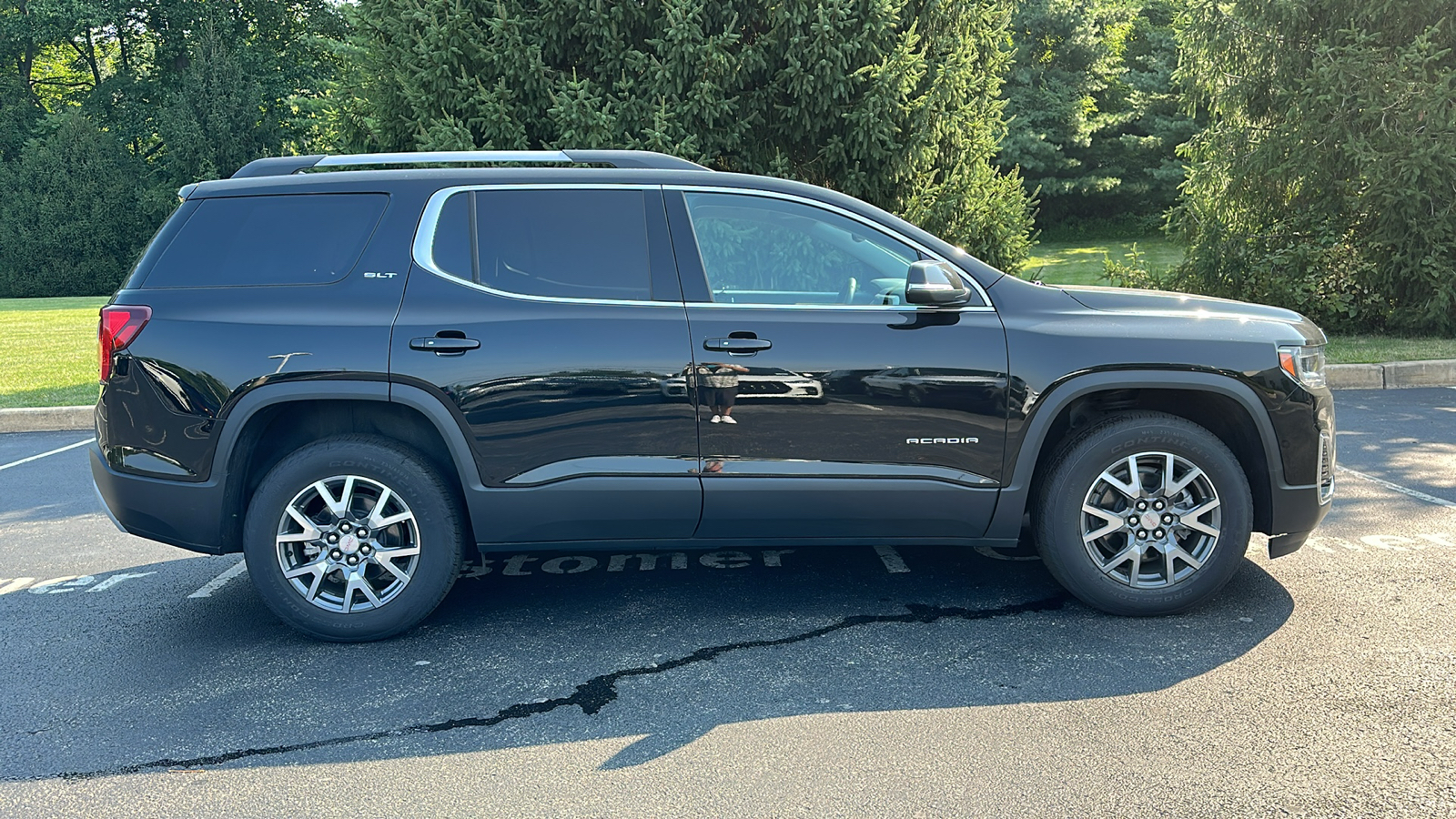 2023 GMC Acadia SLT 29