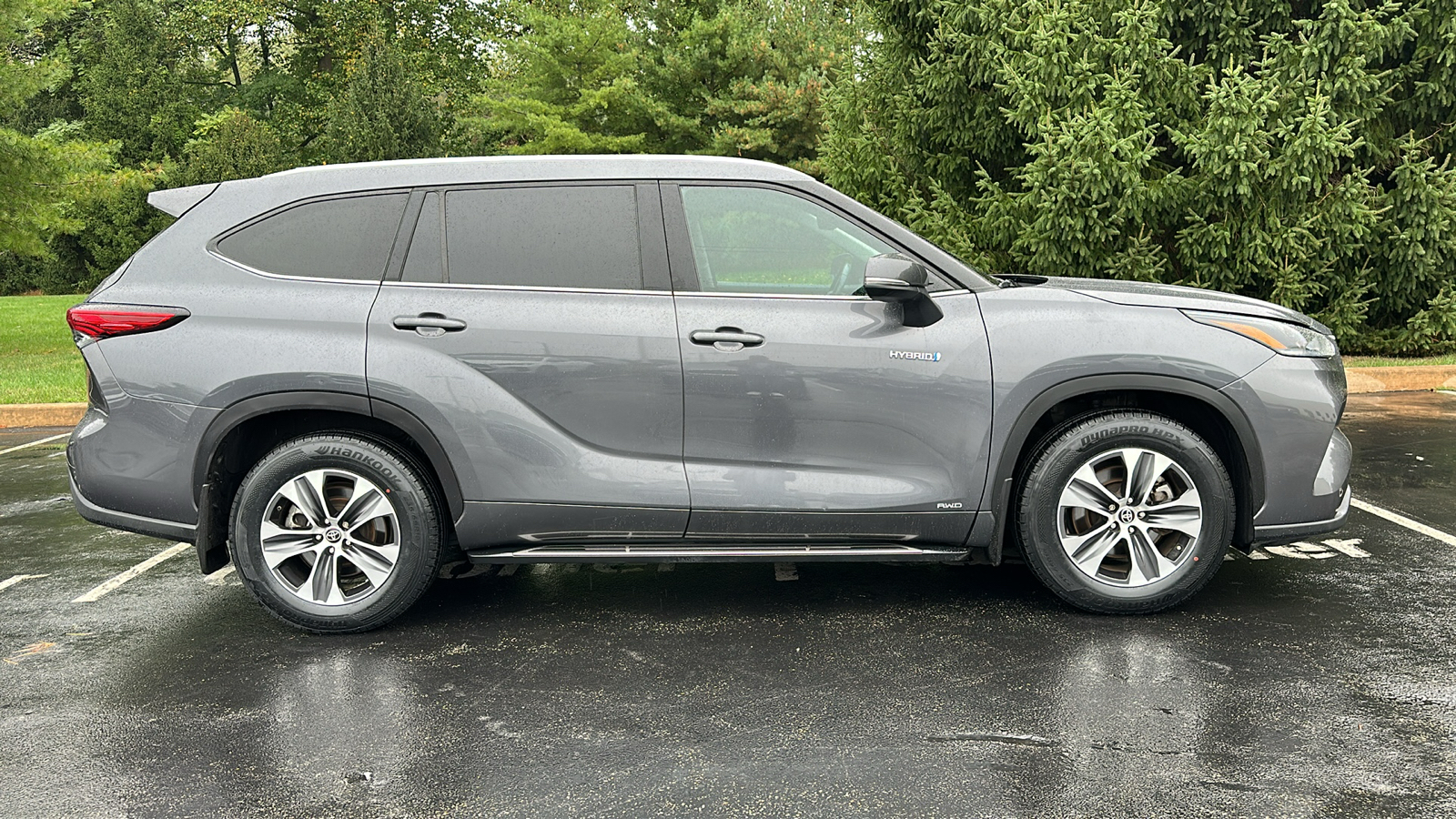 2021 Toyota Highlander Hybrid XLE 30