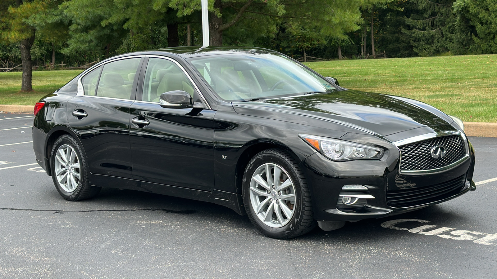 2015 INFINITI Q50 Premium 2