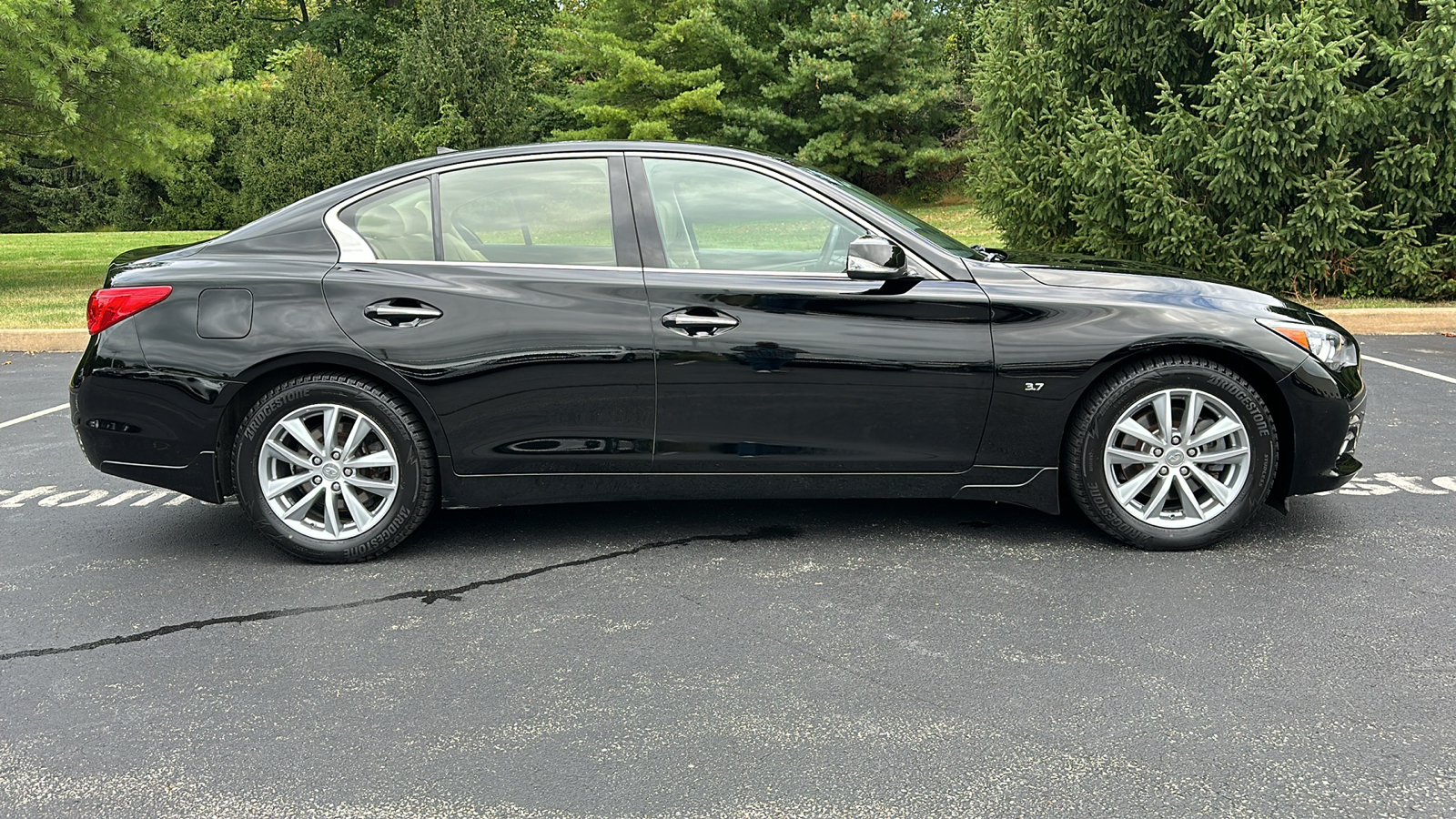 2015 INFINITI Q50 Premium 28