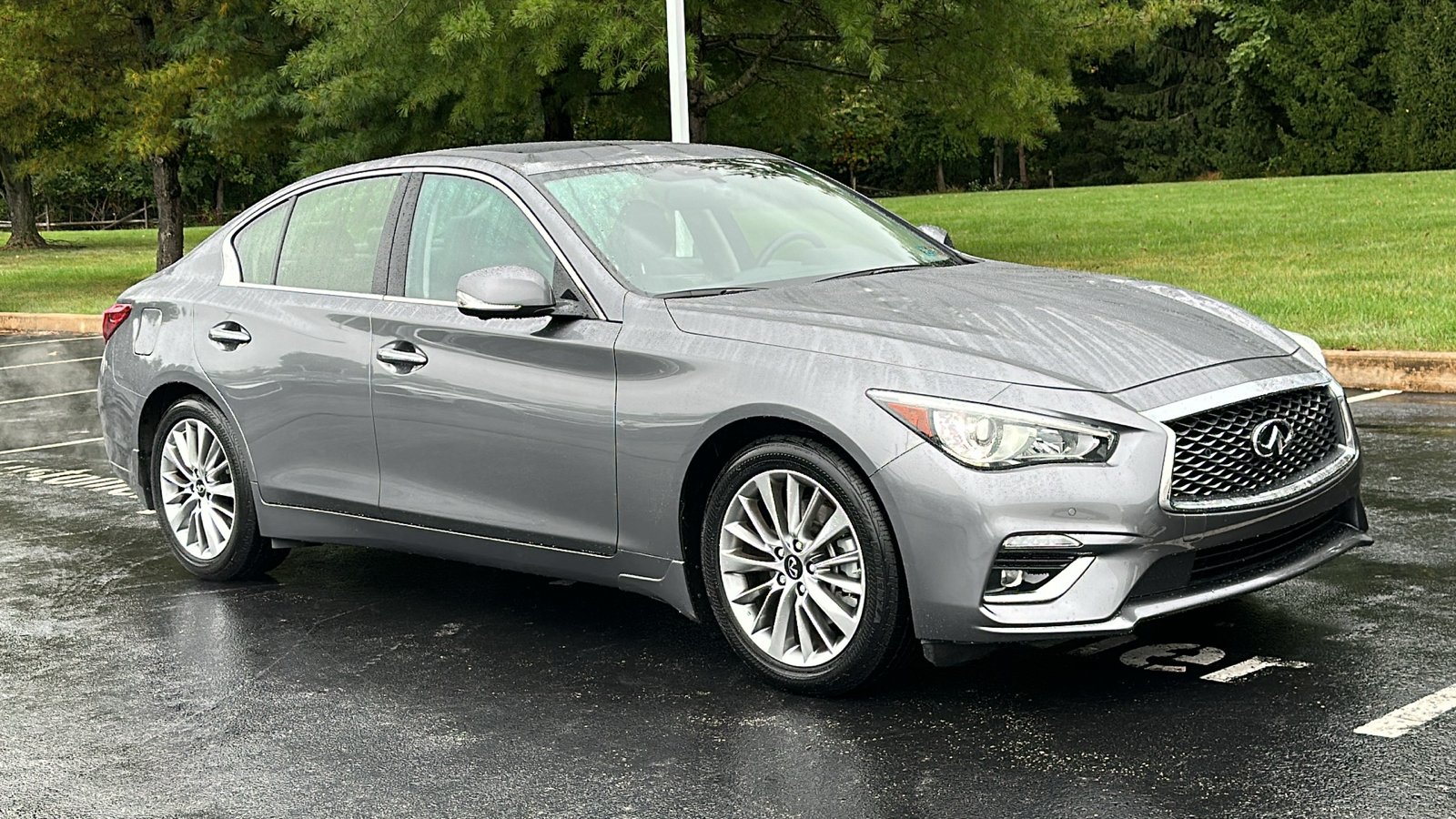 2023 INFINITI Q50 LUXE 2