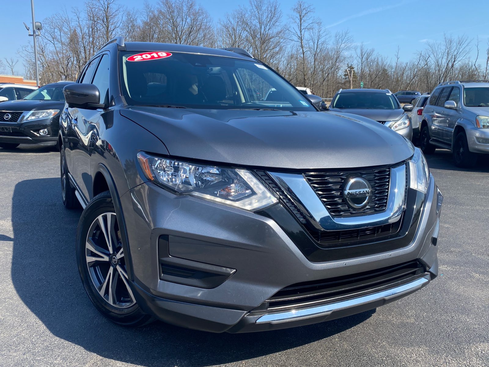2019 Nissan Rogue SV 1