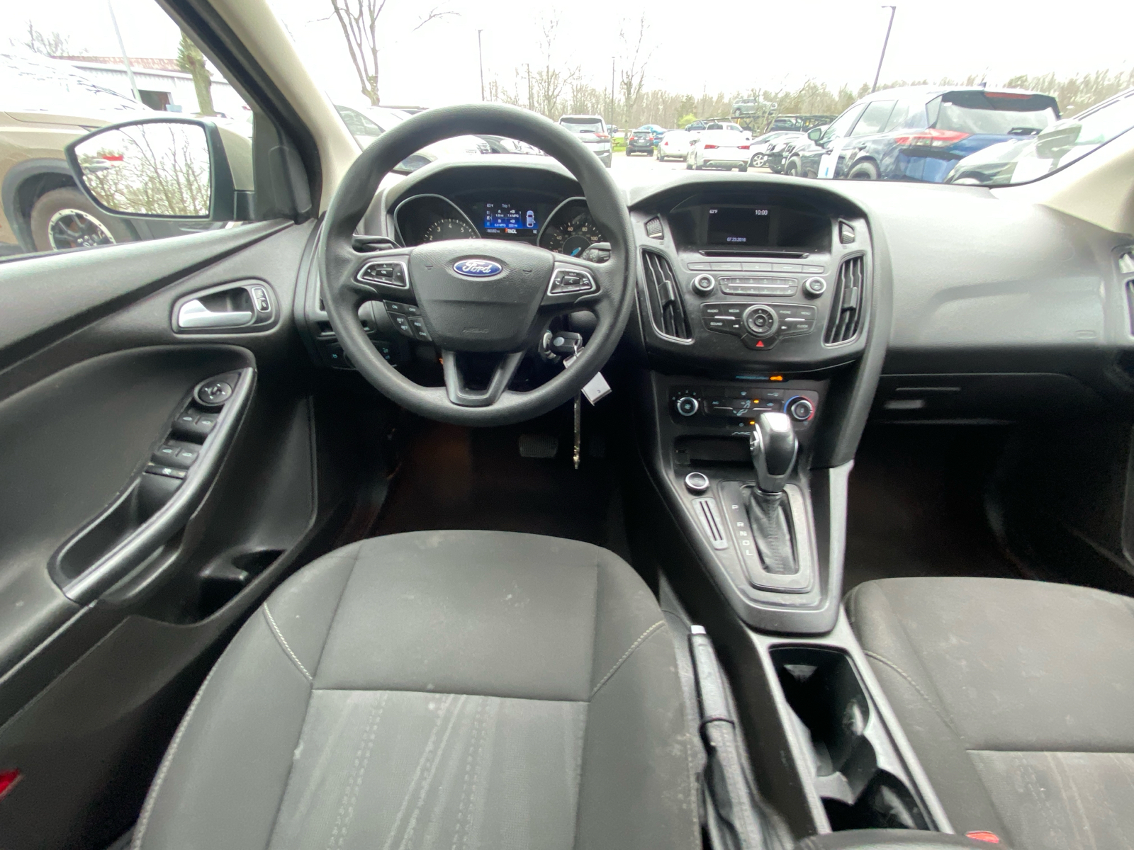 2016 Ford Focus SE 10