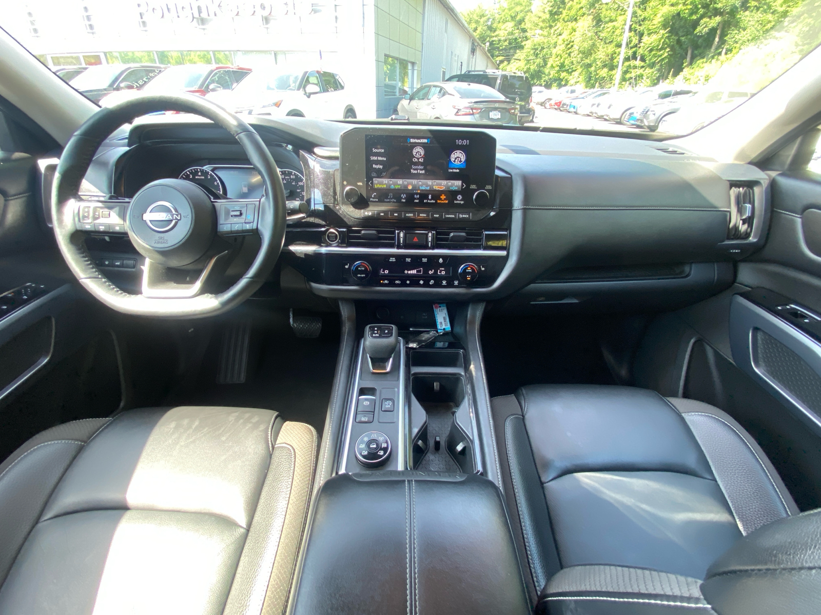 2023 Nissan Pathfinder SL 9