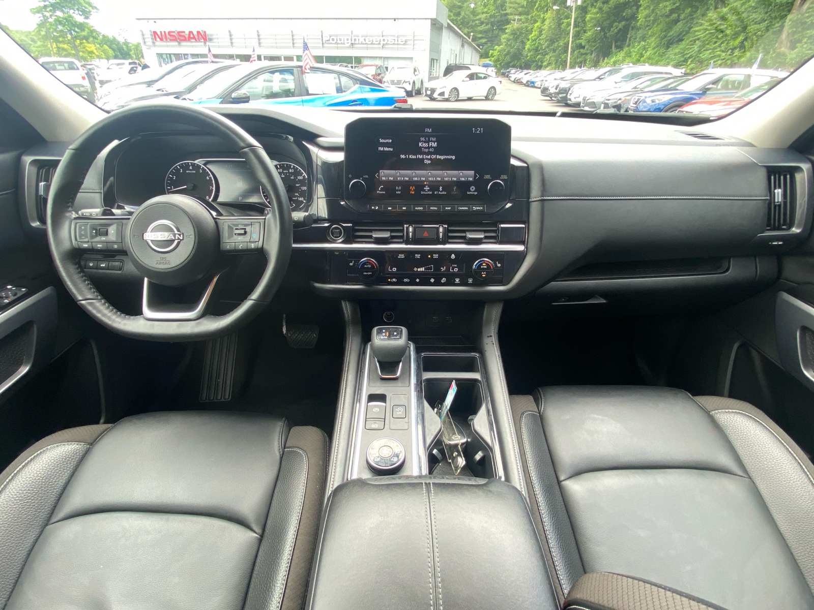 2023 Nissan Pathfinder SL 8