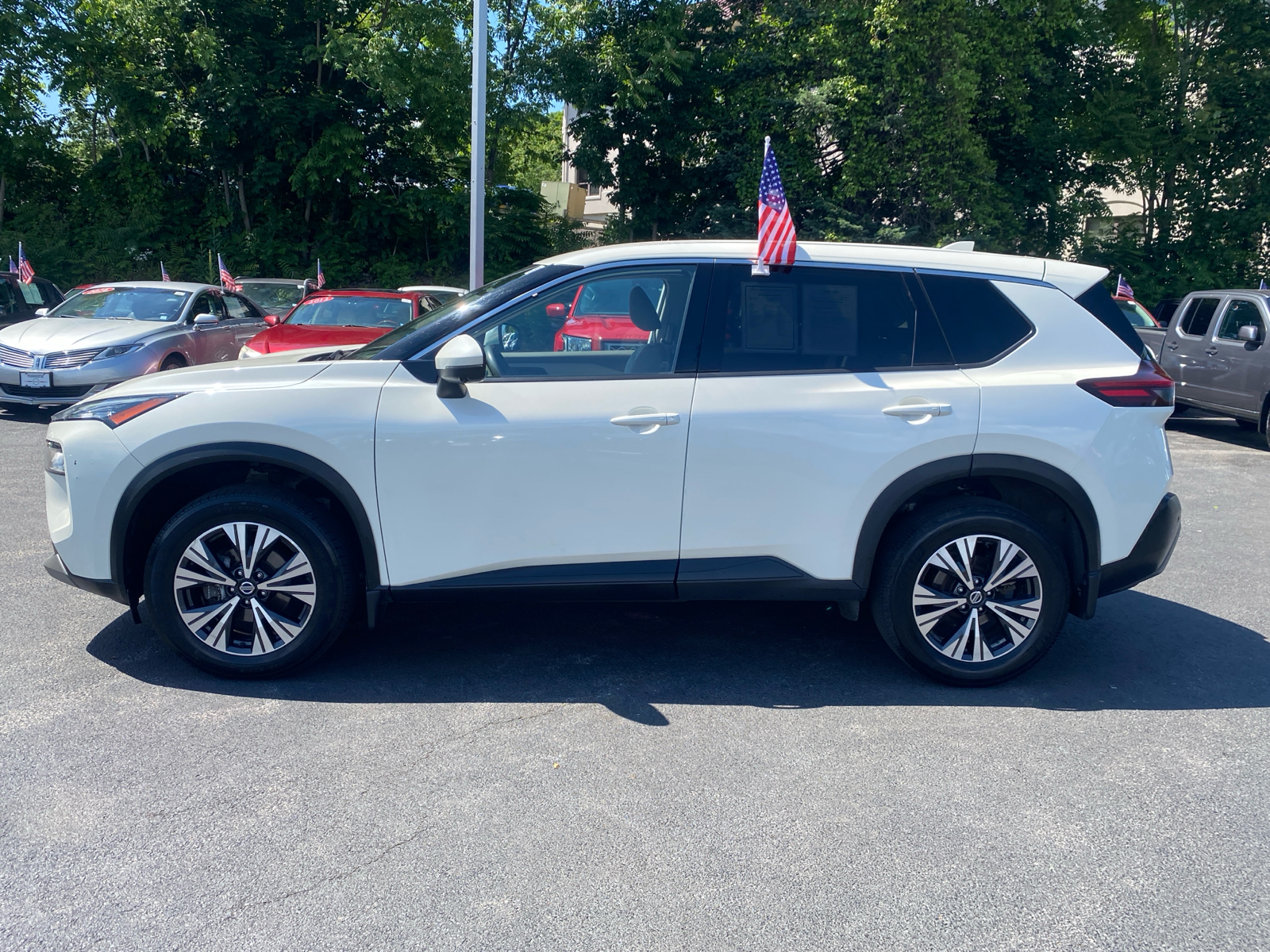 2021 Nissan Rogue SV 4