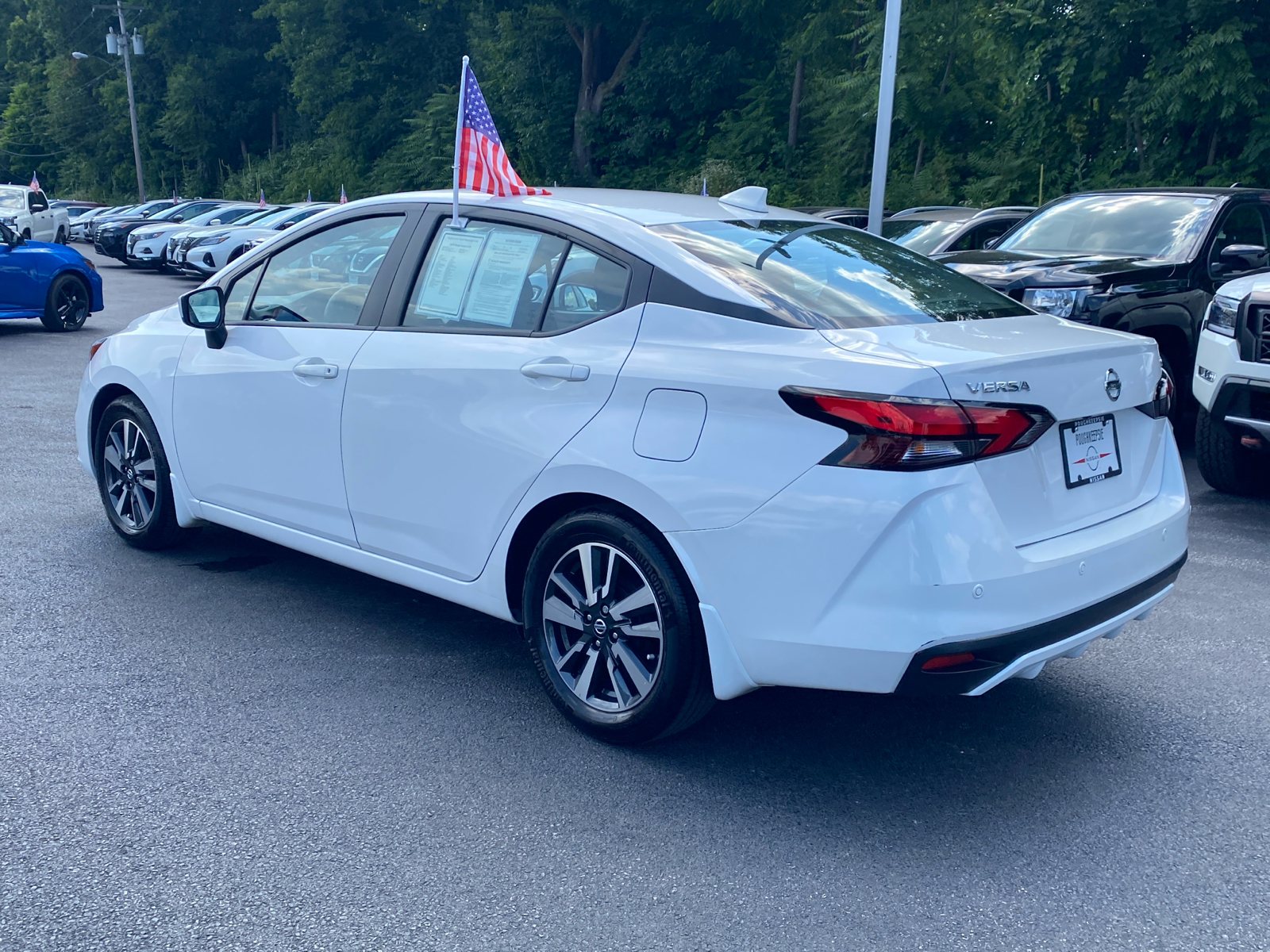 2022 Nissan Versa 1.6 SV 5