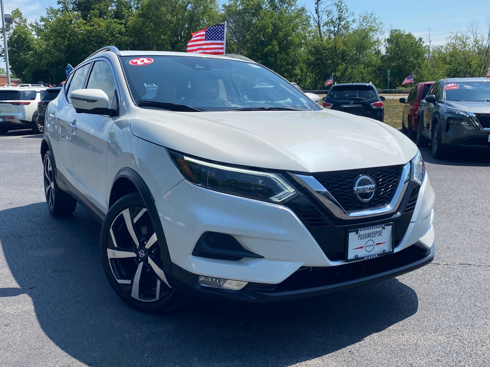 2022 Nissan Rogue Sport SL 1