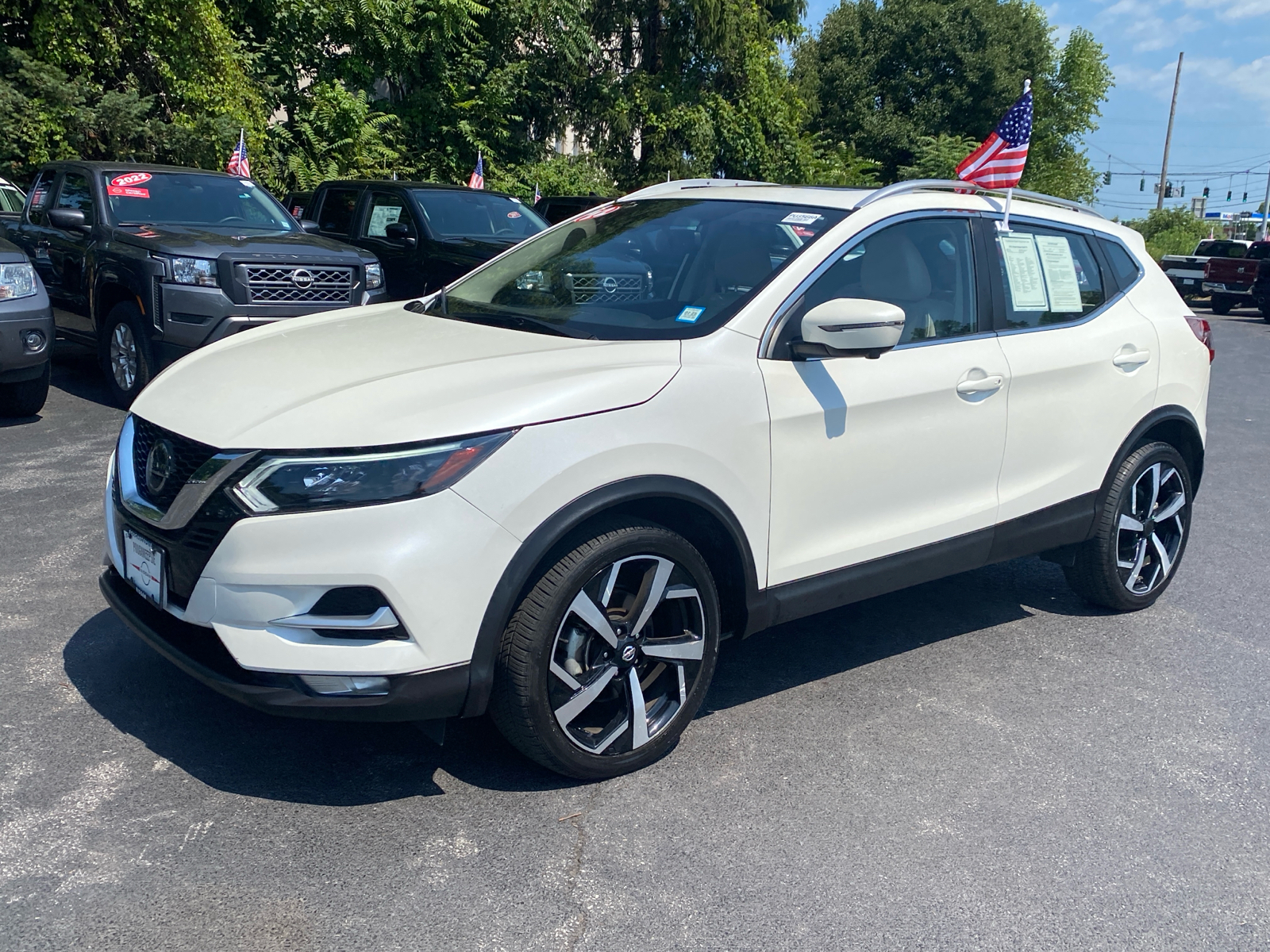 2022 Nissan Rogue Sport SL 3