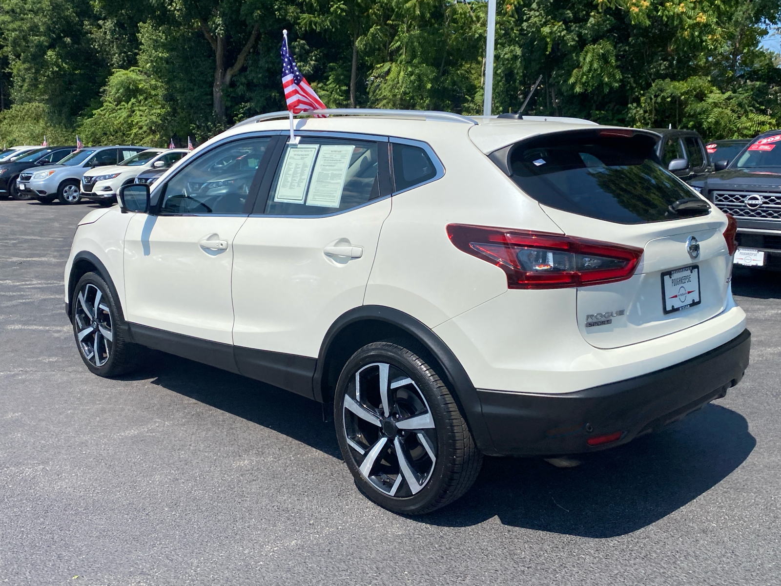 2022 Nissan Rogue Sport SL 5