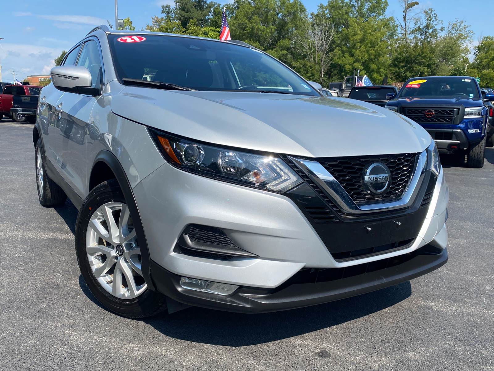 2021 Nissan Rogue Sport SV 1