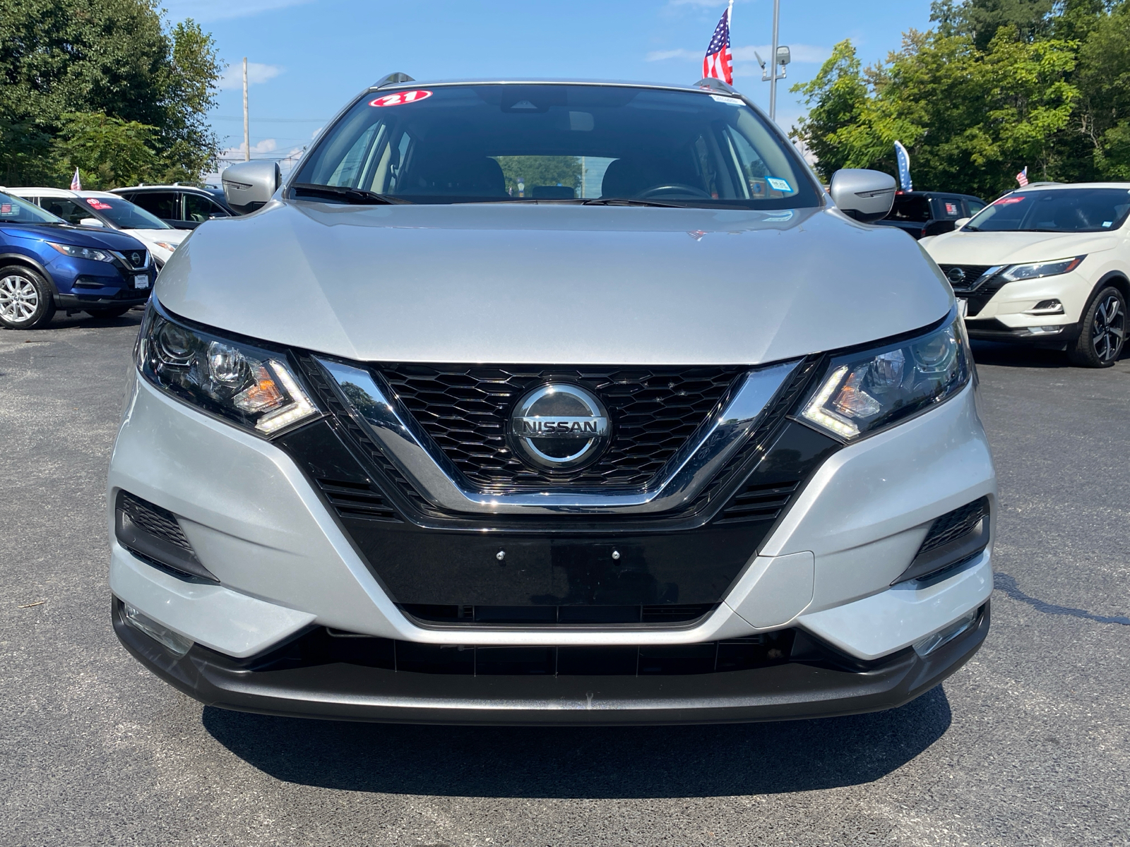 2021 Nissan Rogue Sport SV 2