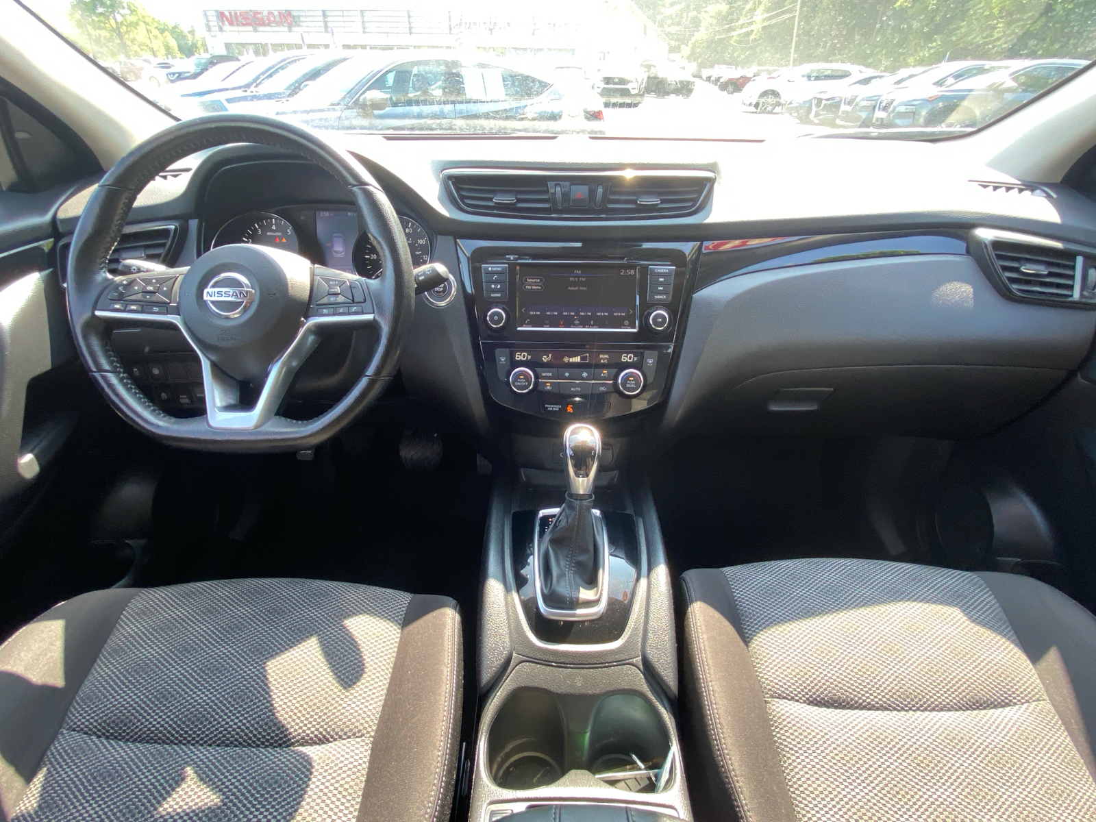 2021 Nissan Rogue Sport SV 9