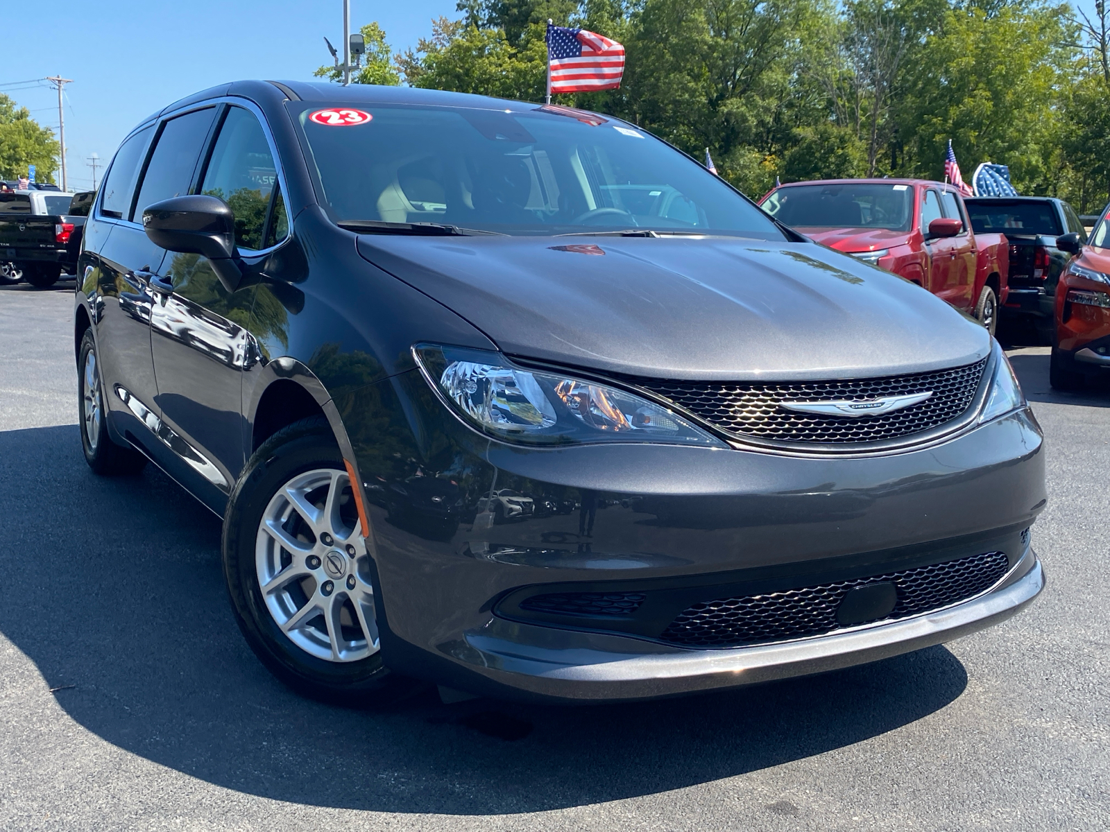 2023 Chrysler Voyager LX 1