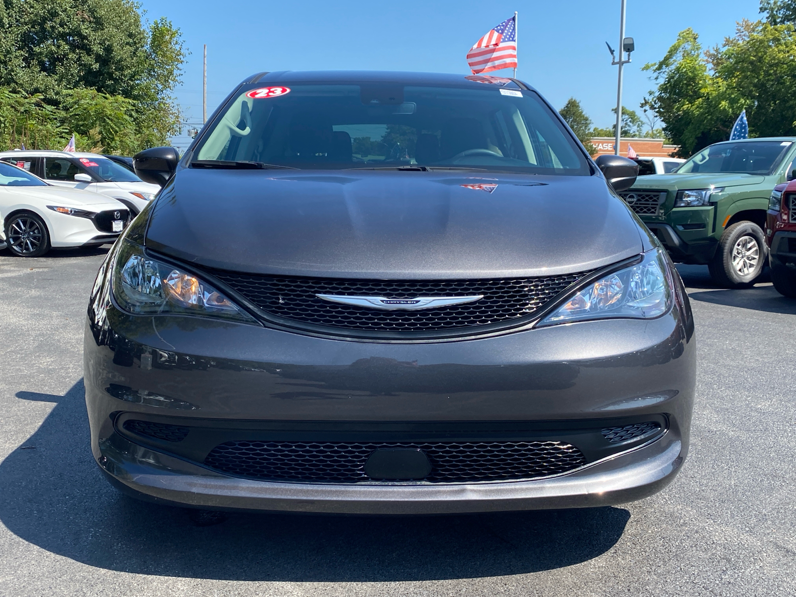 2023 Chrysler Voyager LX 2