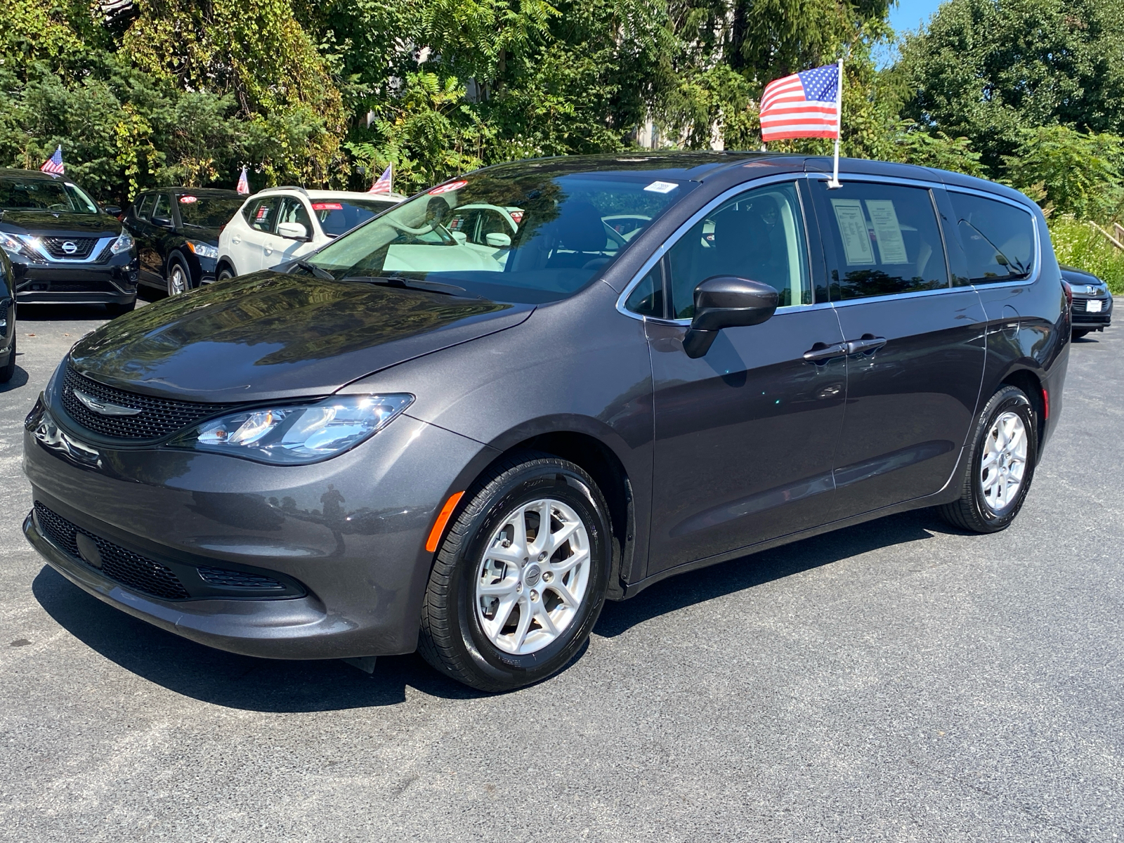 2023 Chrysler Voyager LX 3