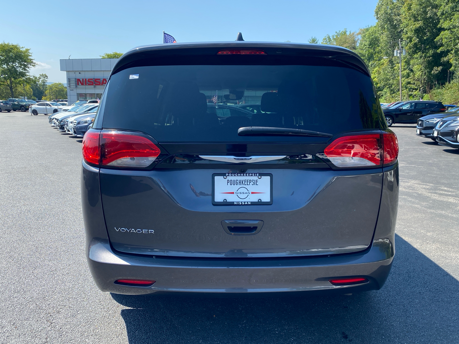 2023 Chrysler Voyager LX 6