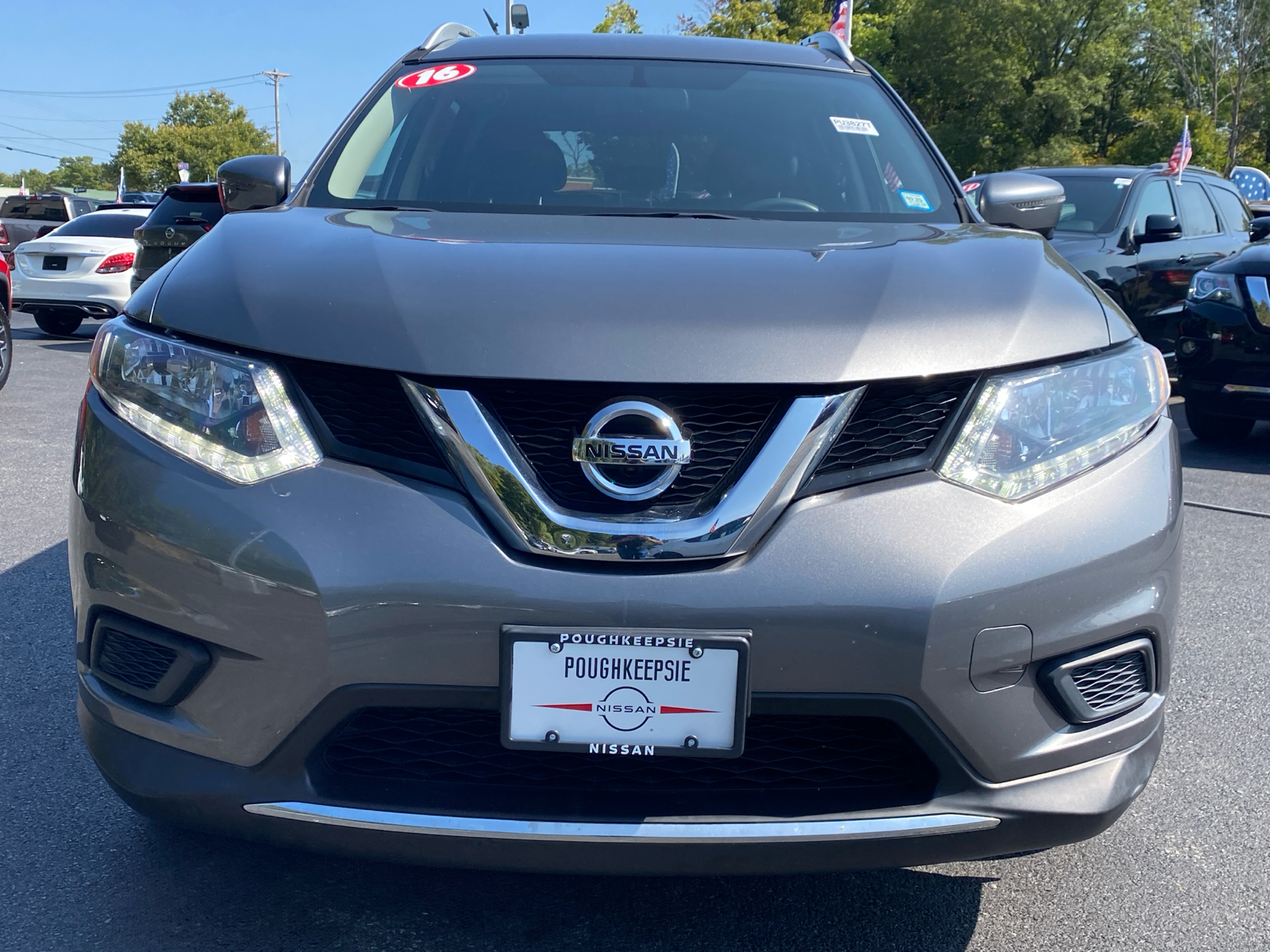 2016 Nissan Rogue SV 2