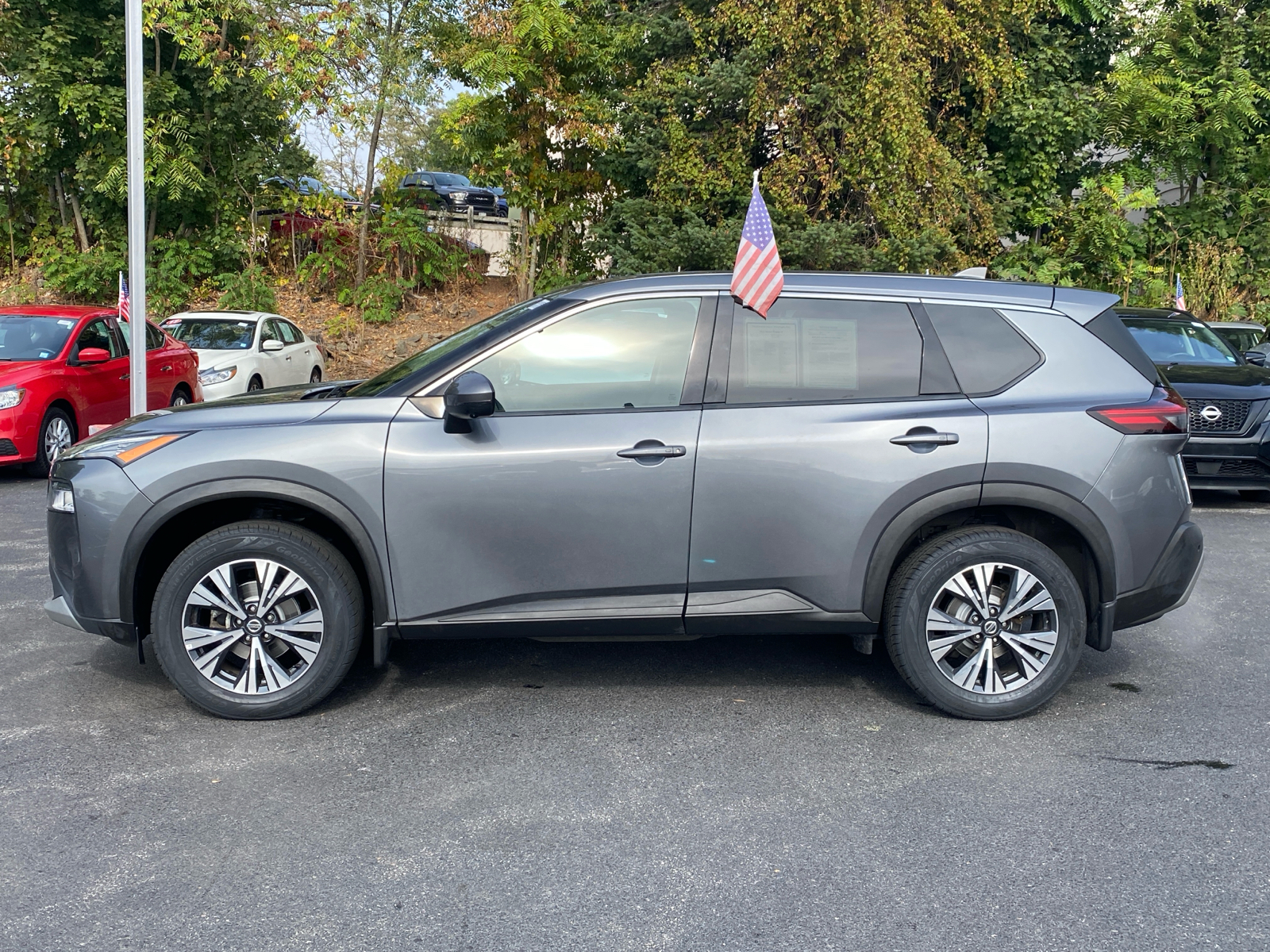 2021 Nissan Rogue SV 3