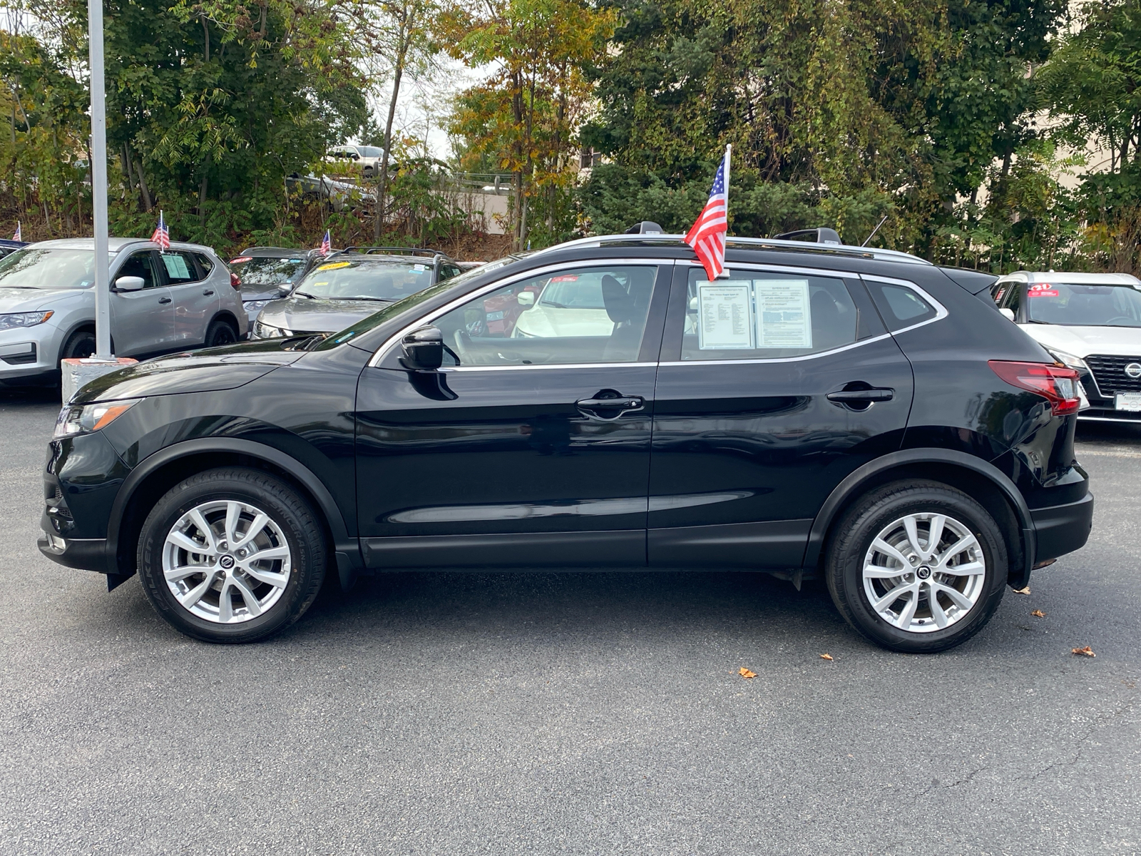 2021 Nissan Rogue Sport SV 4