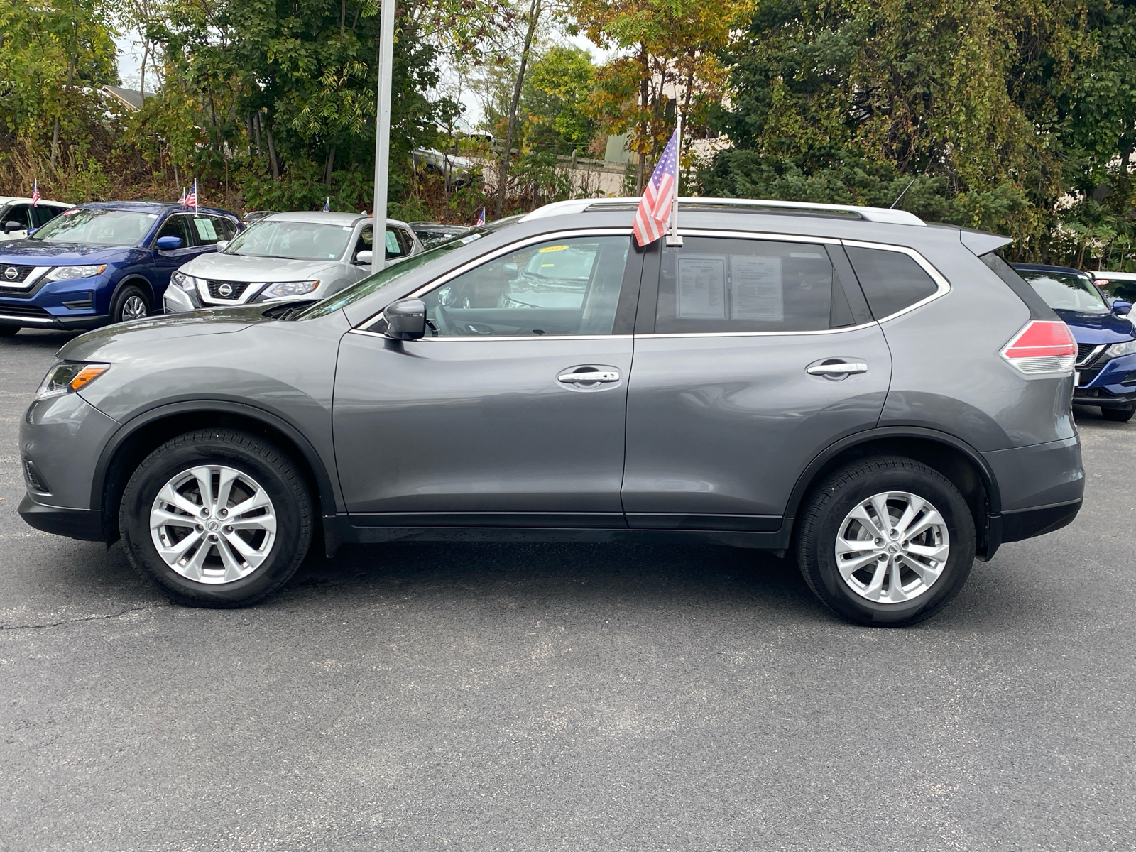 2016 Nissan Rogue SV 4