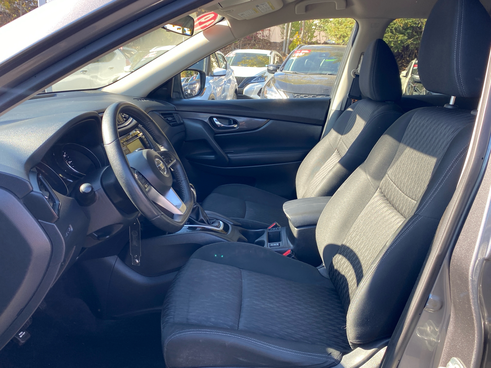 2019 Nissan Rogue S 21