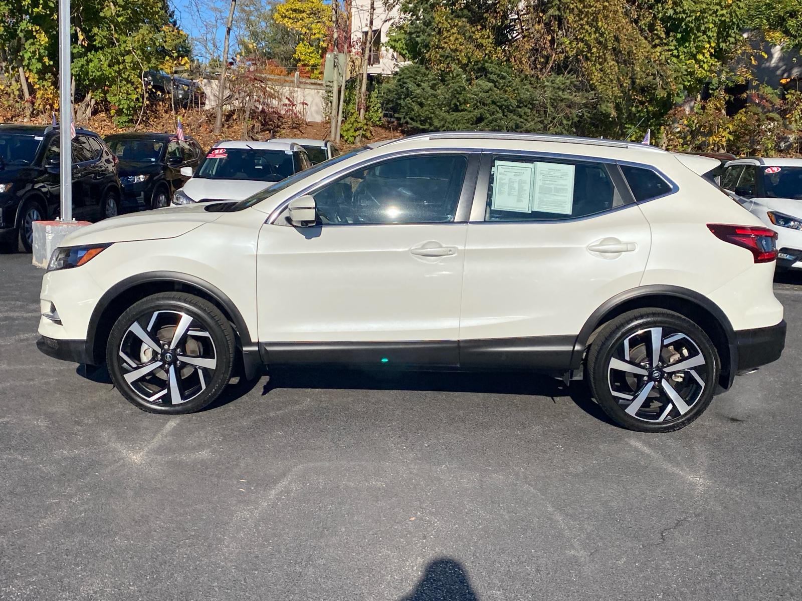 2022 Nissan Rogue Sport SL 4