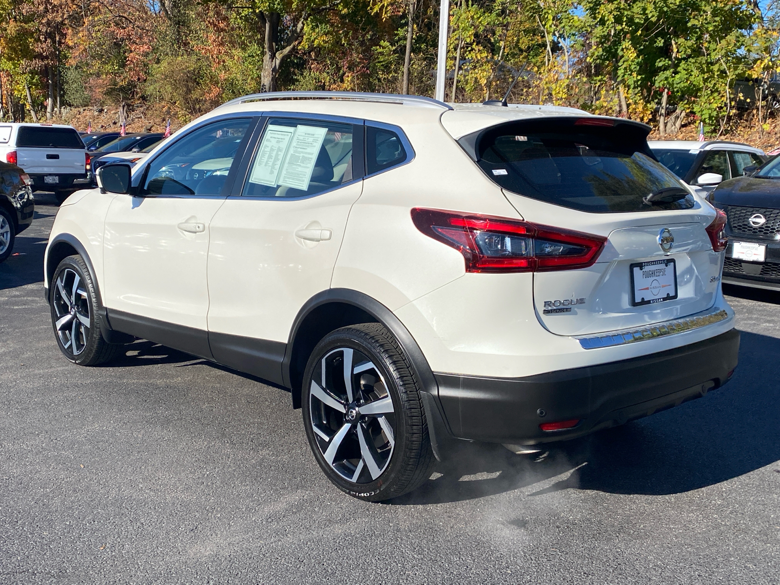 2022 Nissan Rogue Sport SL 5