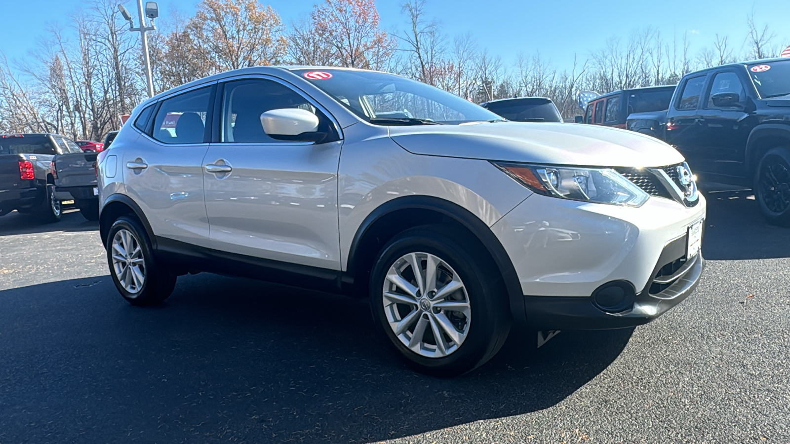 2017 Nissan Rogue Sport S 12