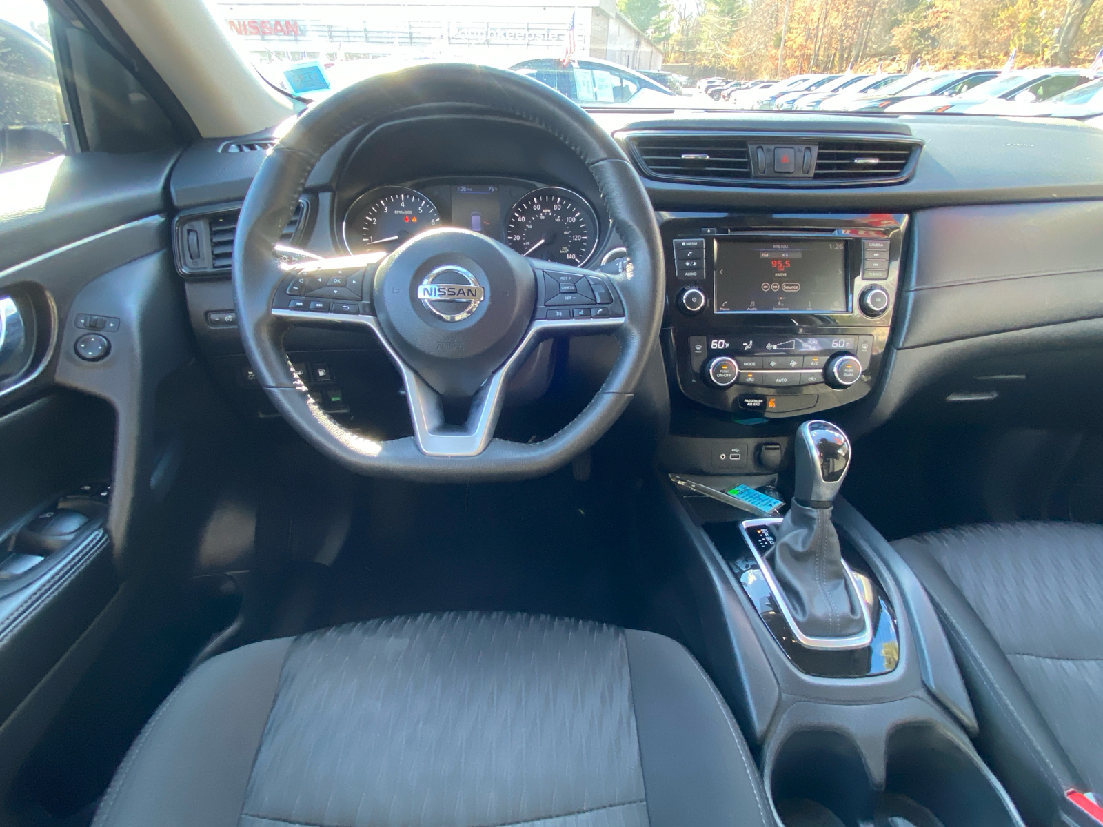 2019 Nissan Rogue SV 10