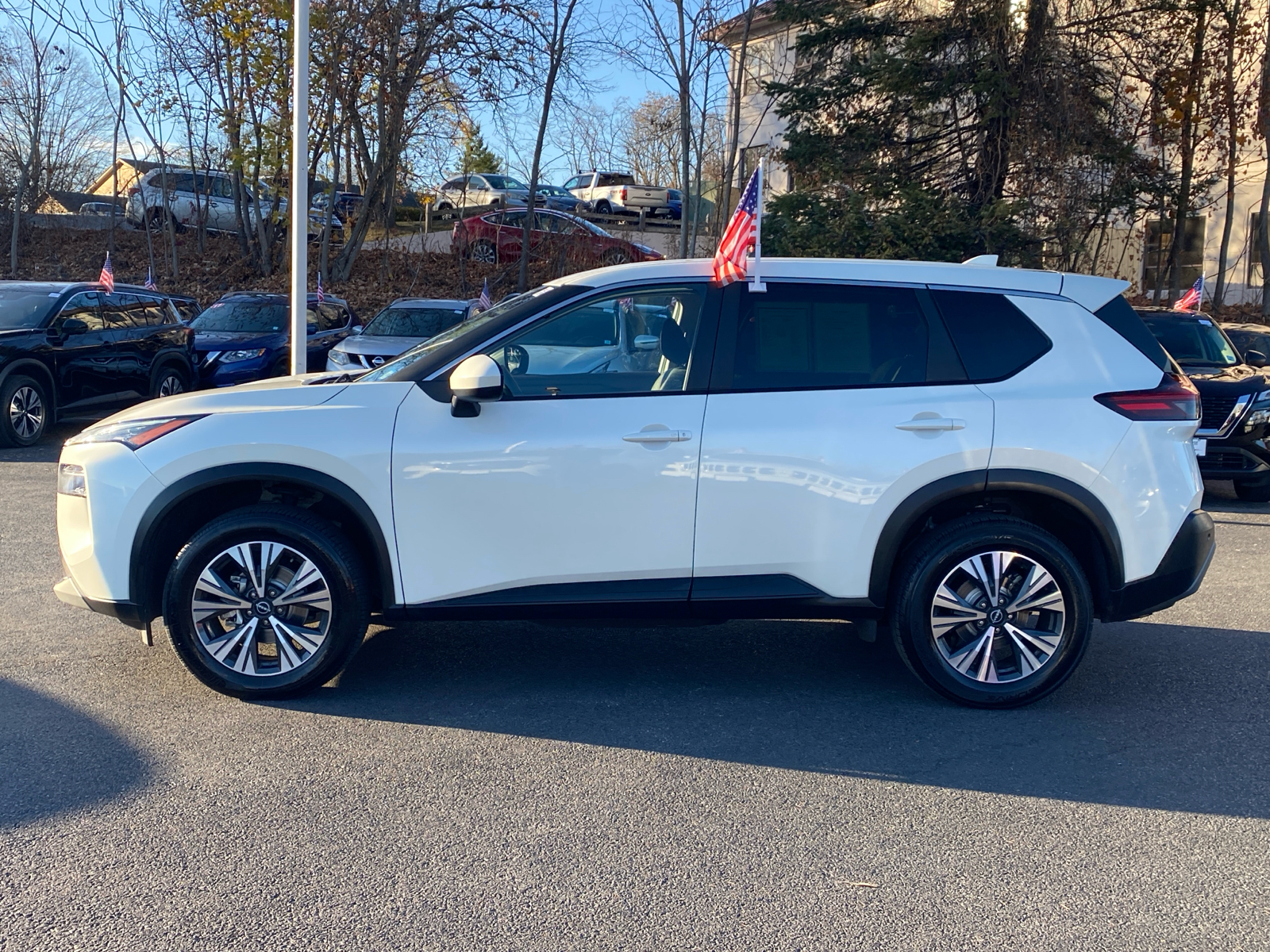 2023 Nissan Rogue SV 4